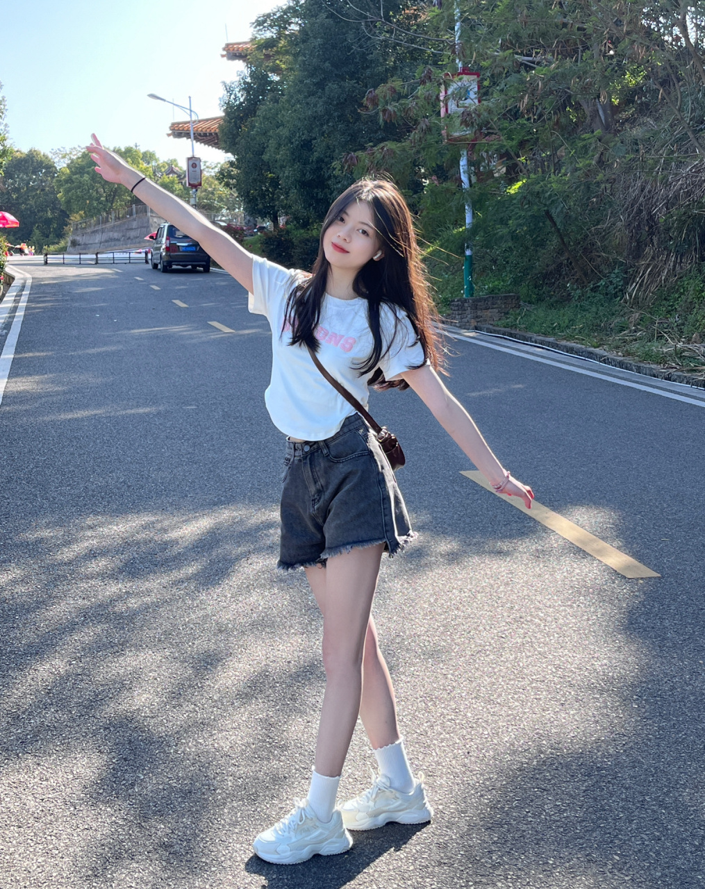 谁不知道这9款出片 易学 简单的户外拍照姿势 我都会伤心的 ok?