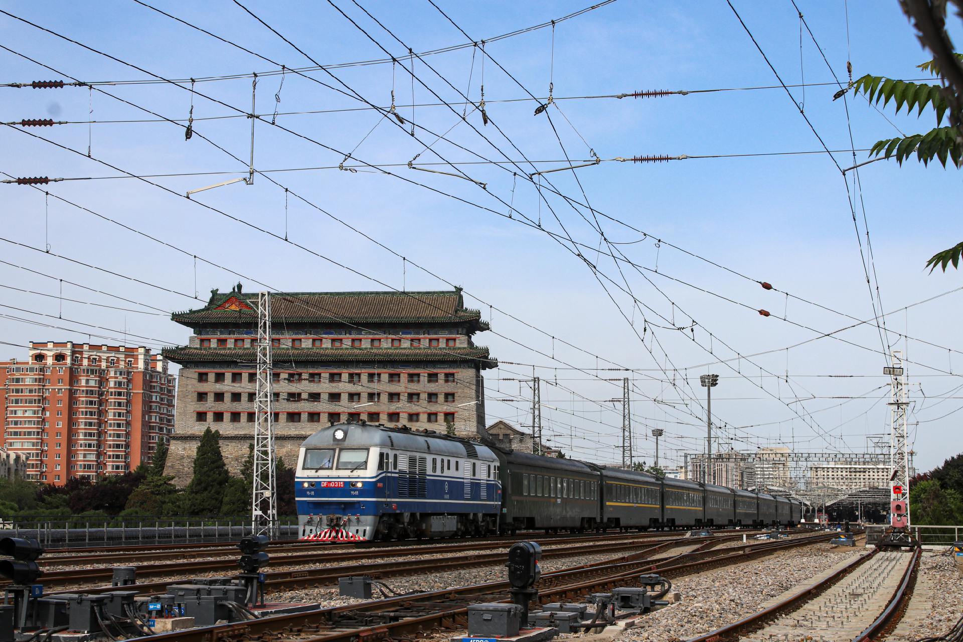 五提产物-df11g第一车,中国最成功的内燃机车之一,来自2003年的df11g