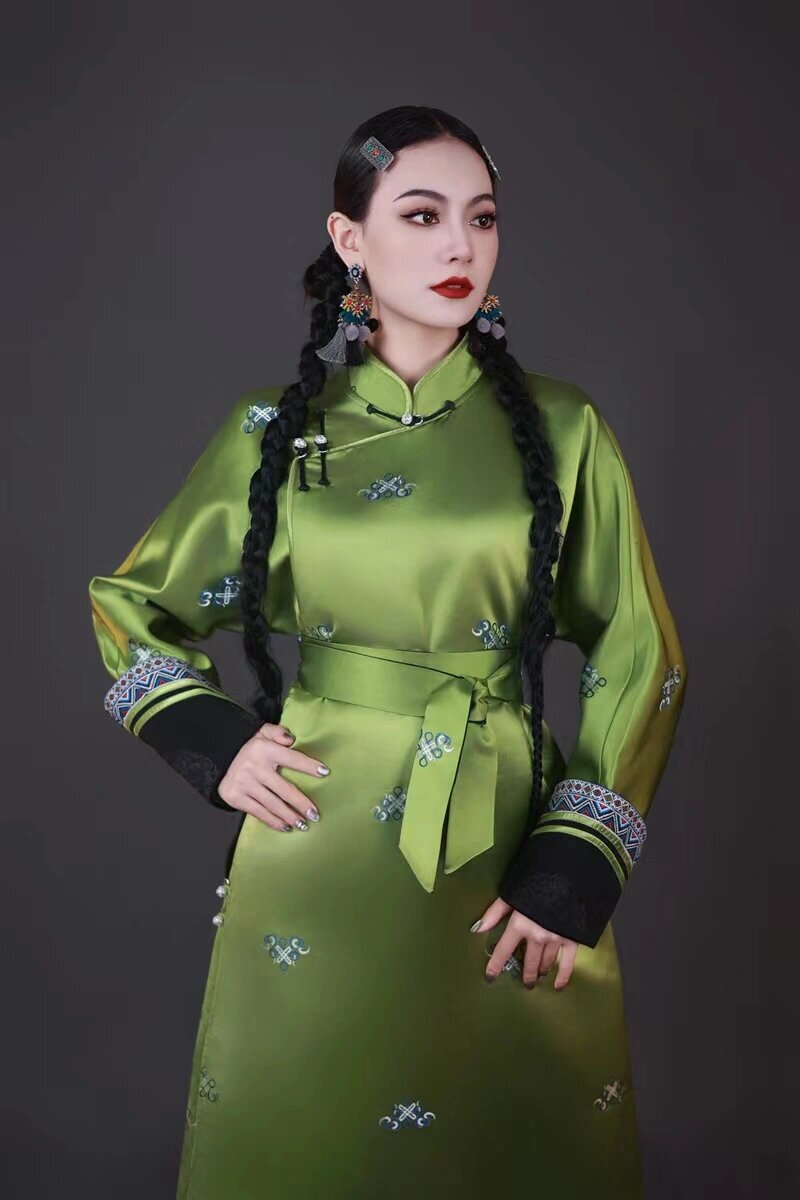蒙古族民族服装 绿色98