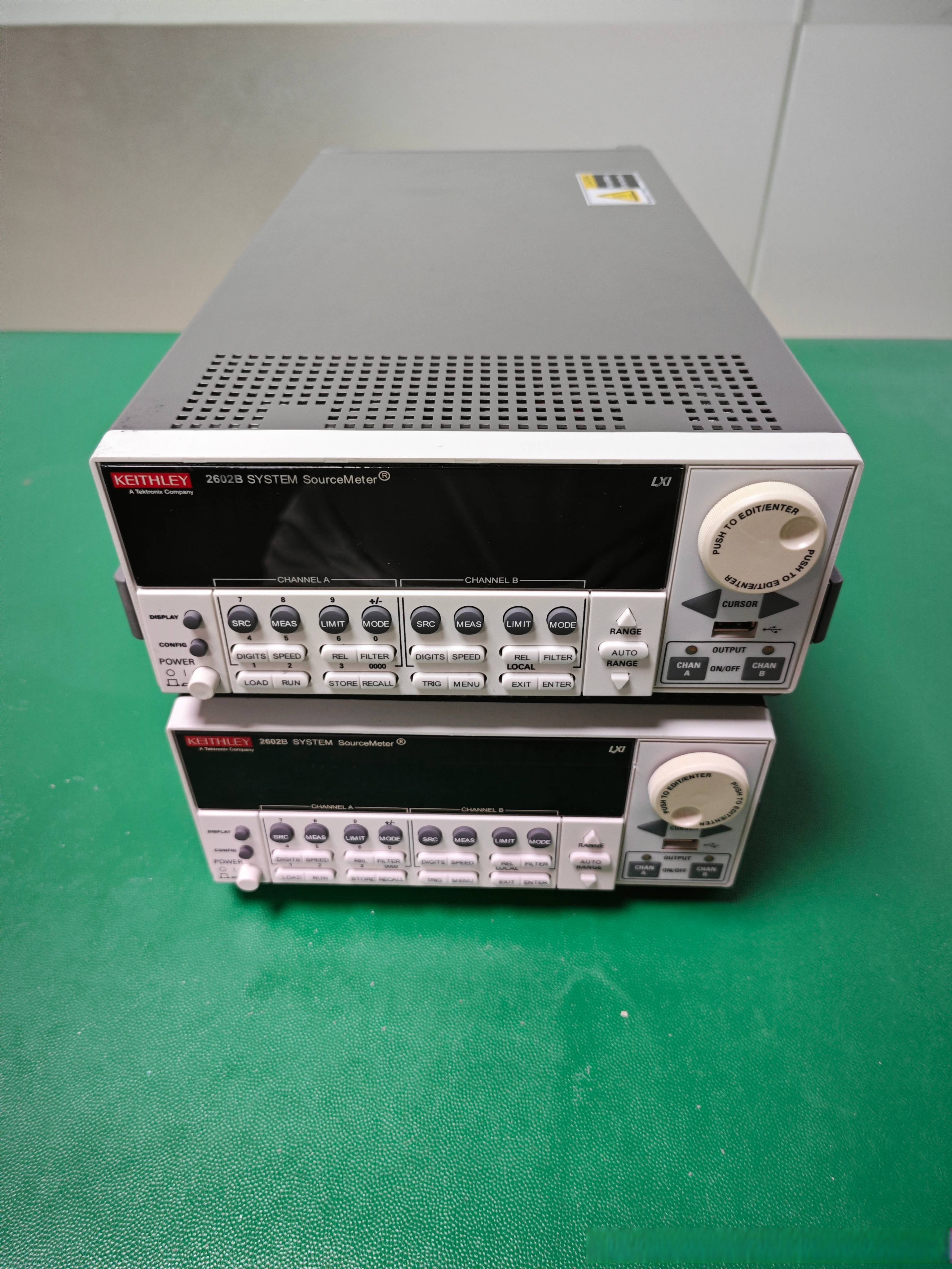 吉时利 2602b 是一款双通道数字源表,属于 2600b