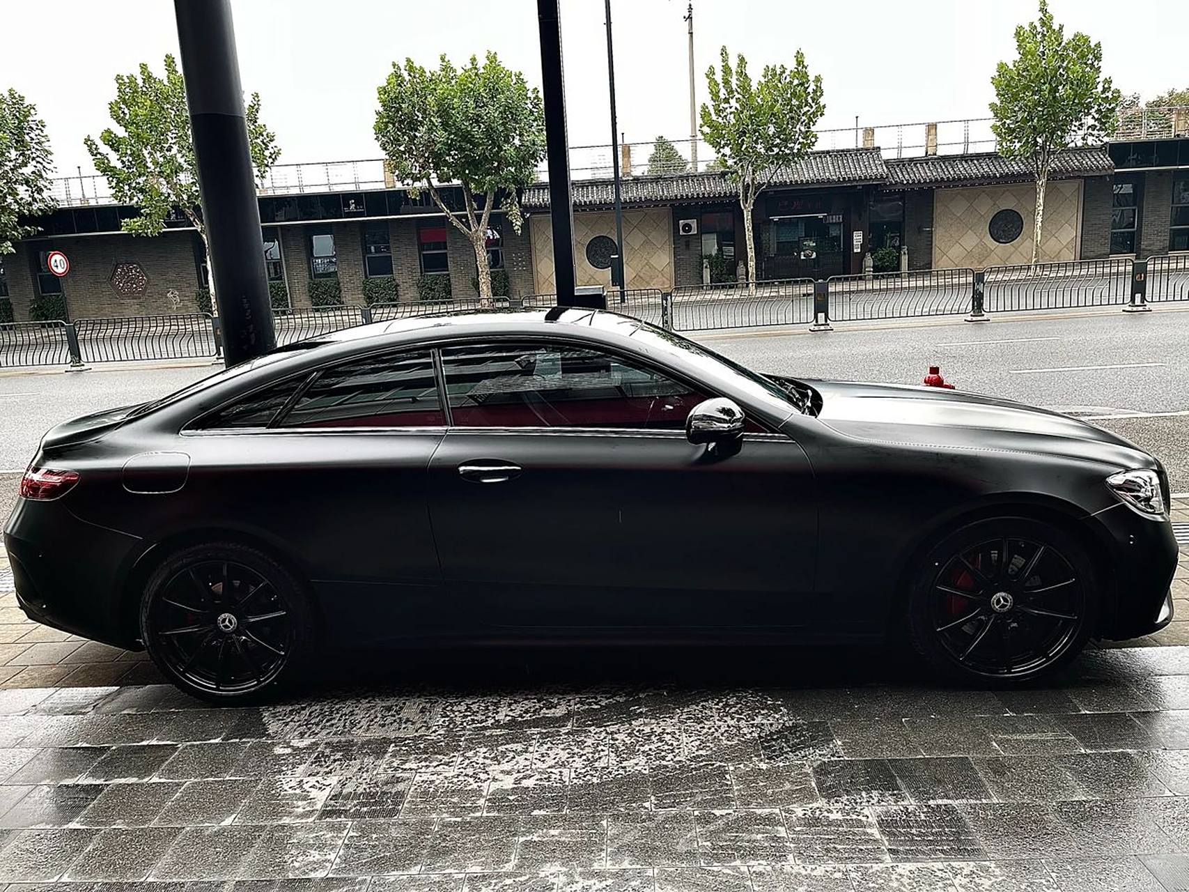 奔驰e260coupe黑武士,像个女孩子的车吗98 奔驰 梅赛德斯奔驰 奔驰e