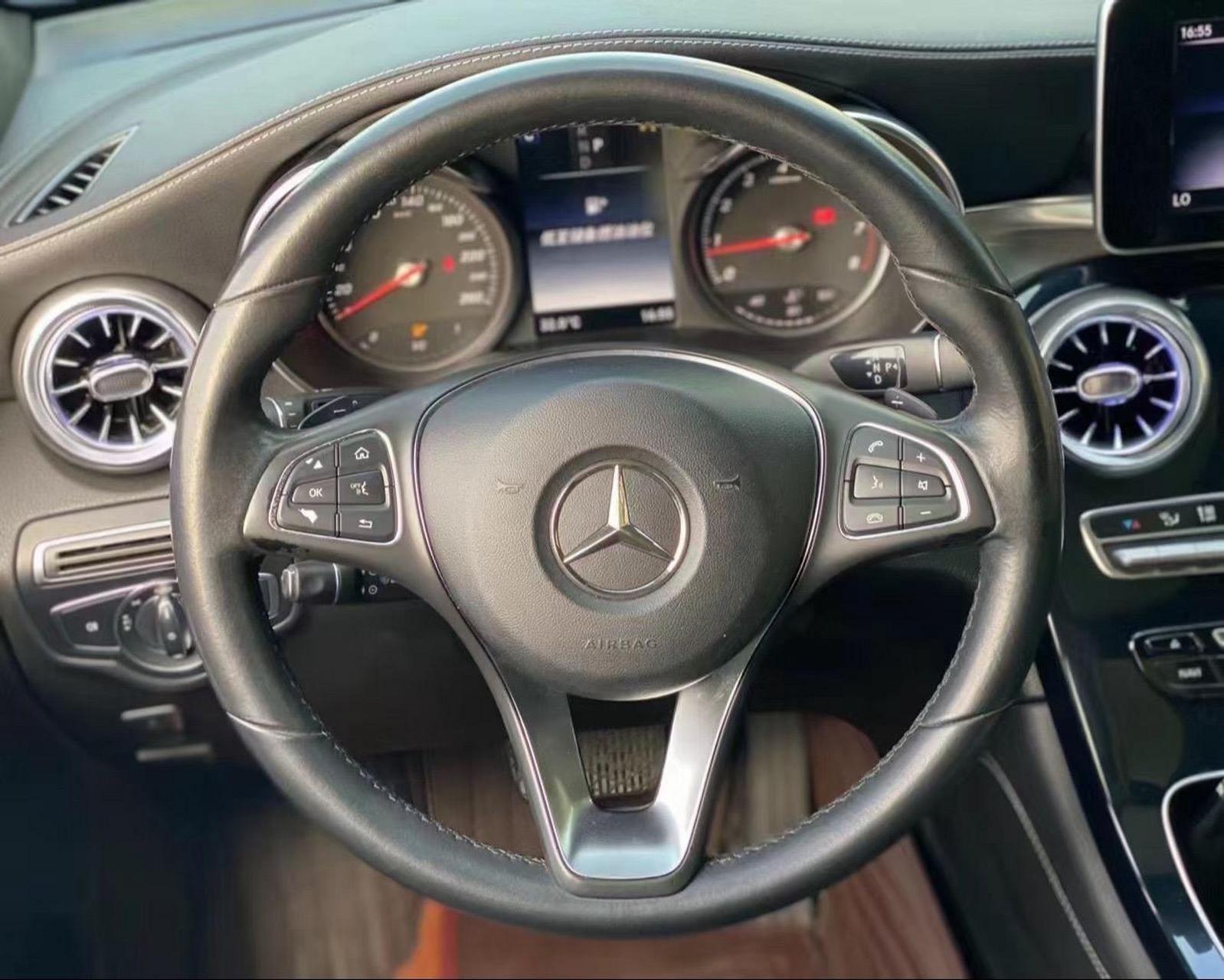 特价出17万多 2018年1月 梅赛德斯-奔驰glc200 4matic 2.