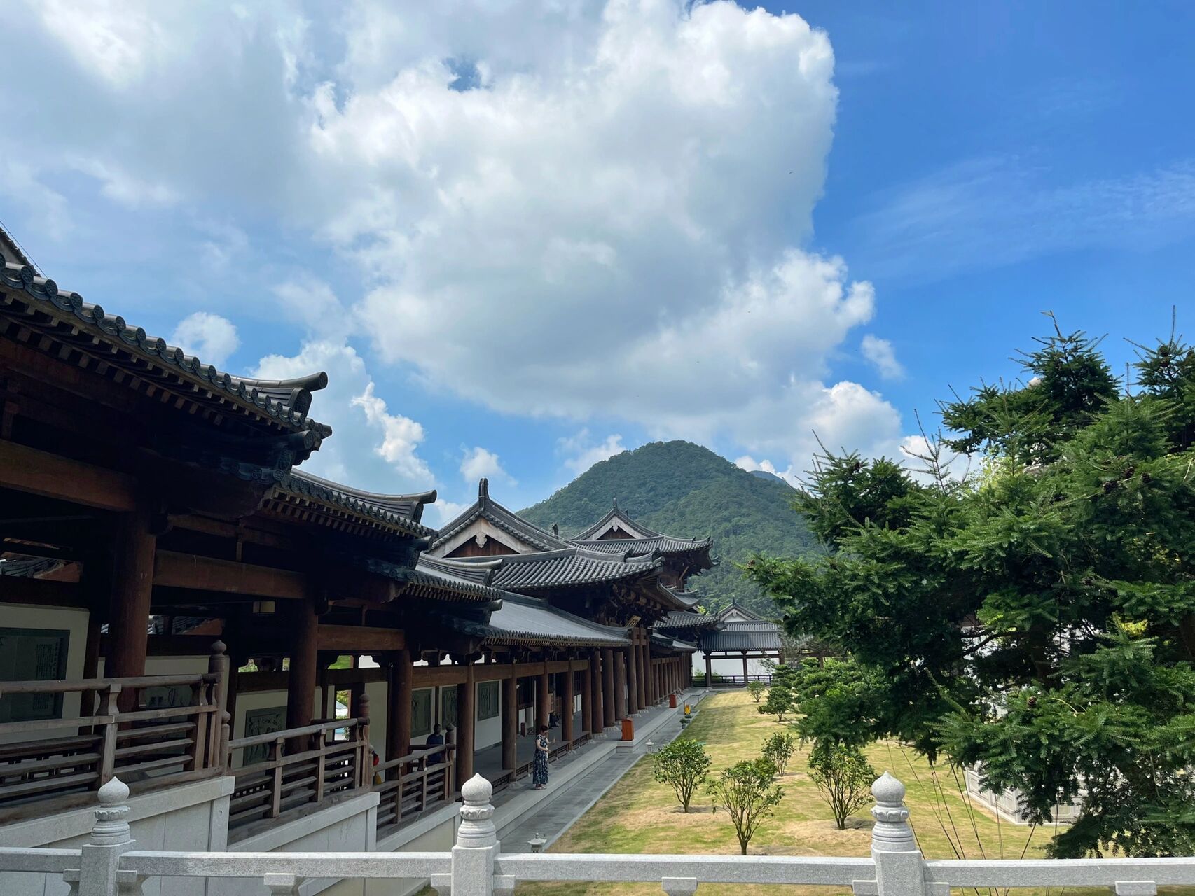 福清万福寺 始于唐,历代兴废不一,后毁于山洪,重建于当代.