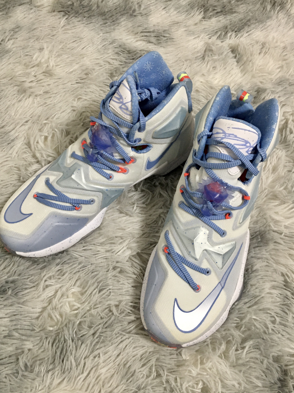 最美的lebron 136015没有之一——詹13「圣诞」90 今天分享的