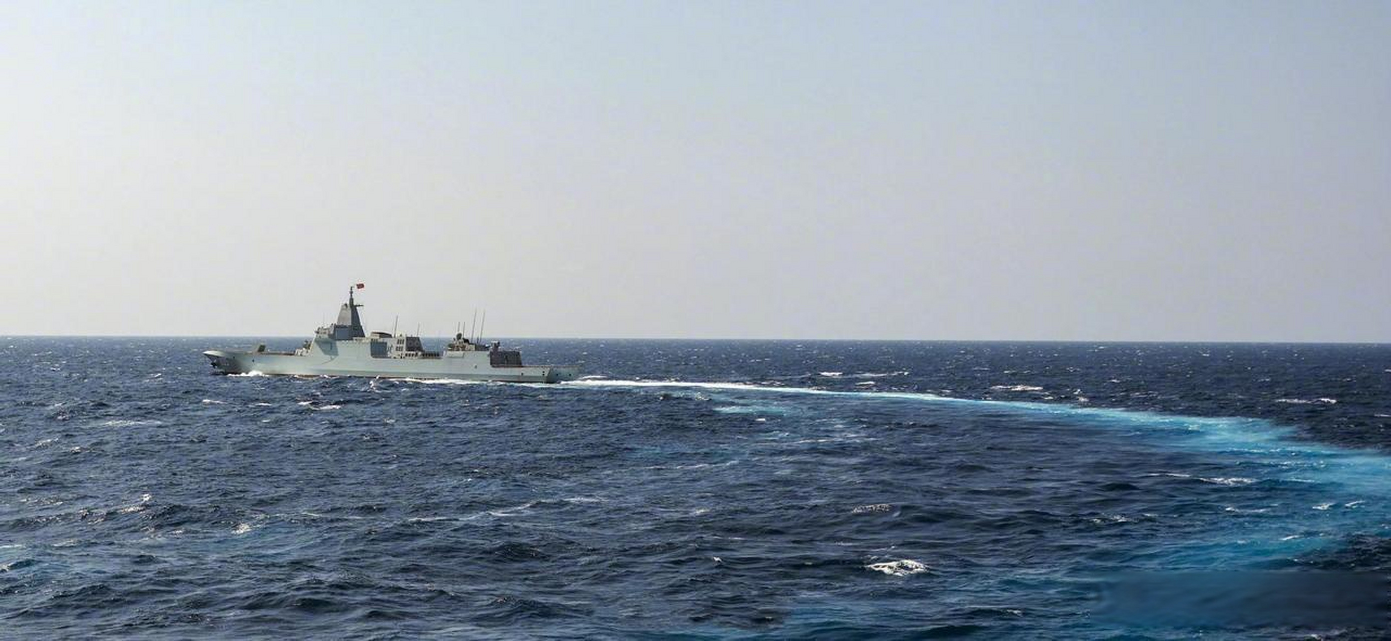 055型导弹驱逐舰大连号中国海军