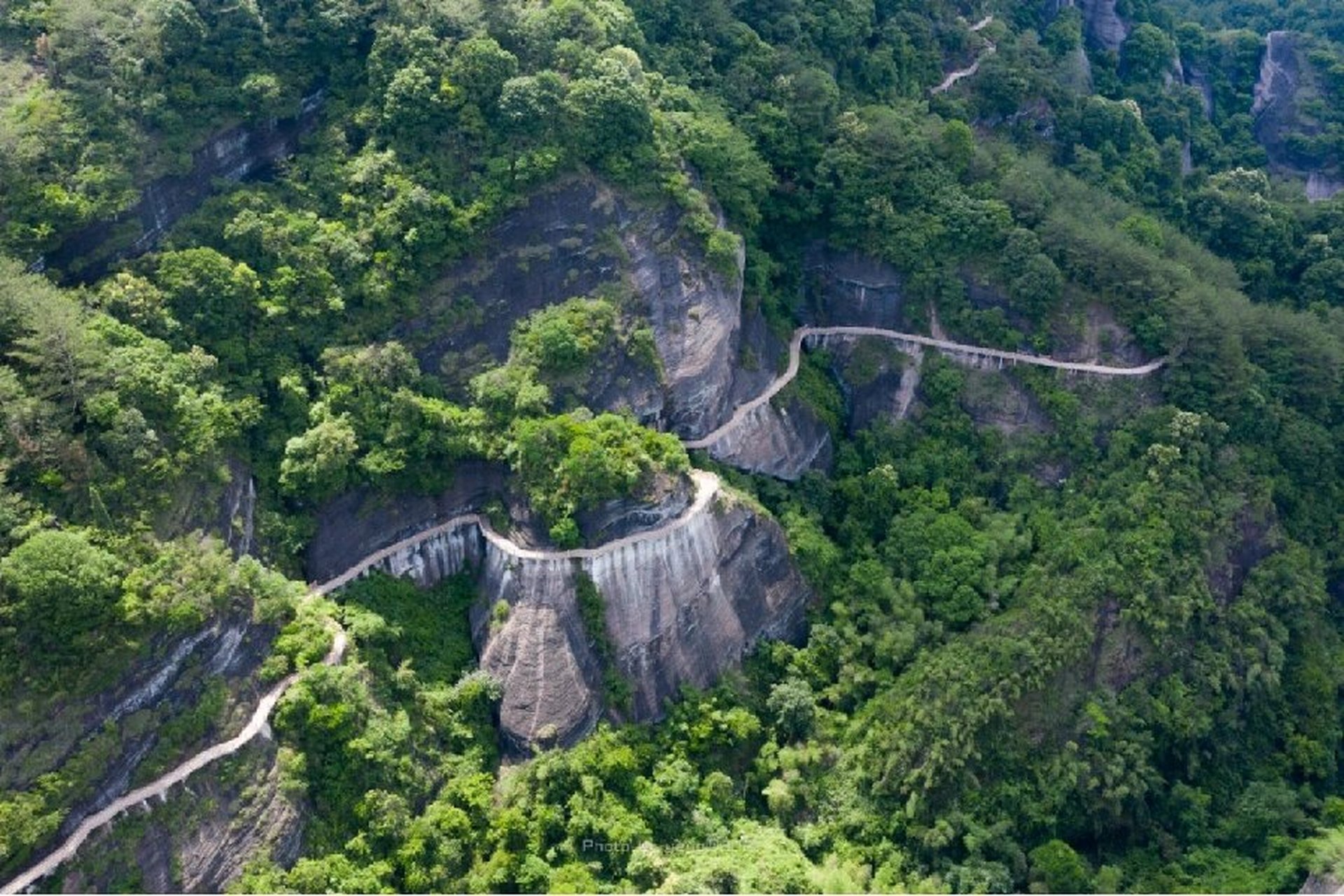 94繁华中的静谧|冠豸山景区 - 【关于冠豸(guànzhài)】 山地处