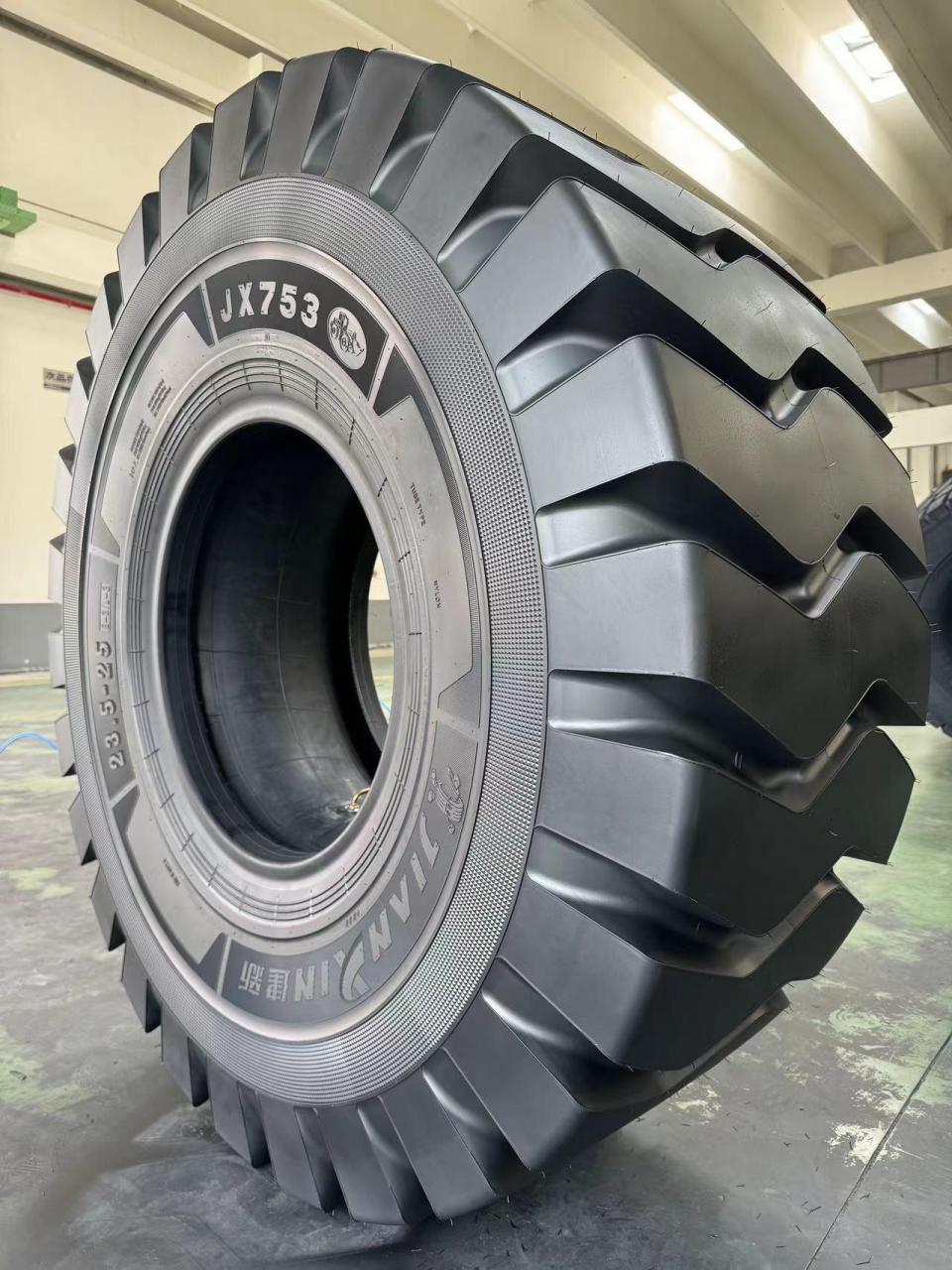 建新品牌23.5-25-24花纹753价格优美,1400r25轮胎耐磨耐切割.