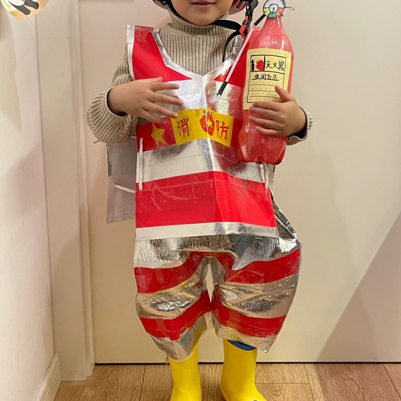 幼儿园男生环保服装秀