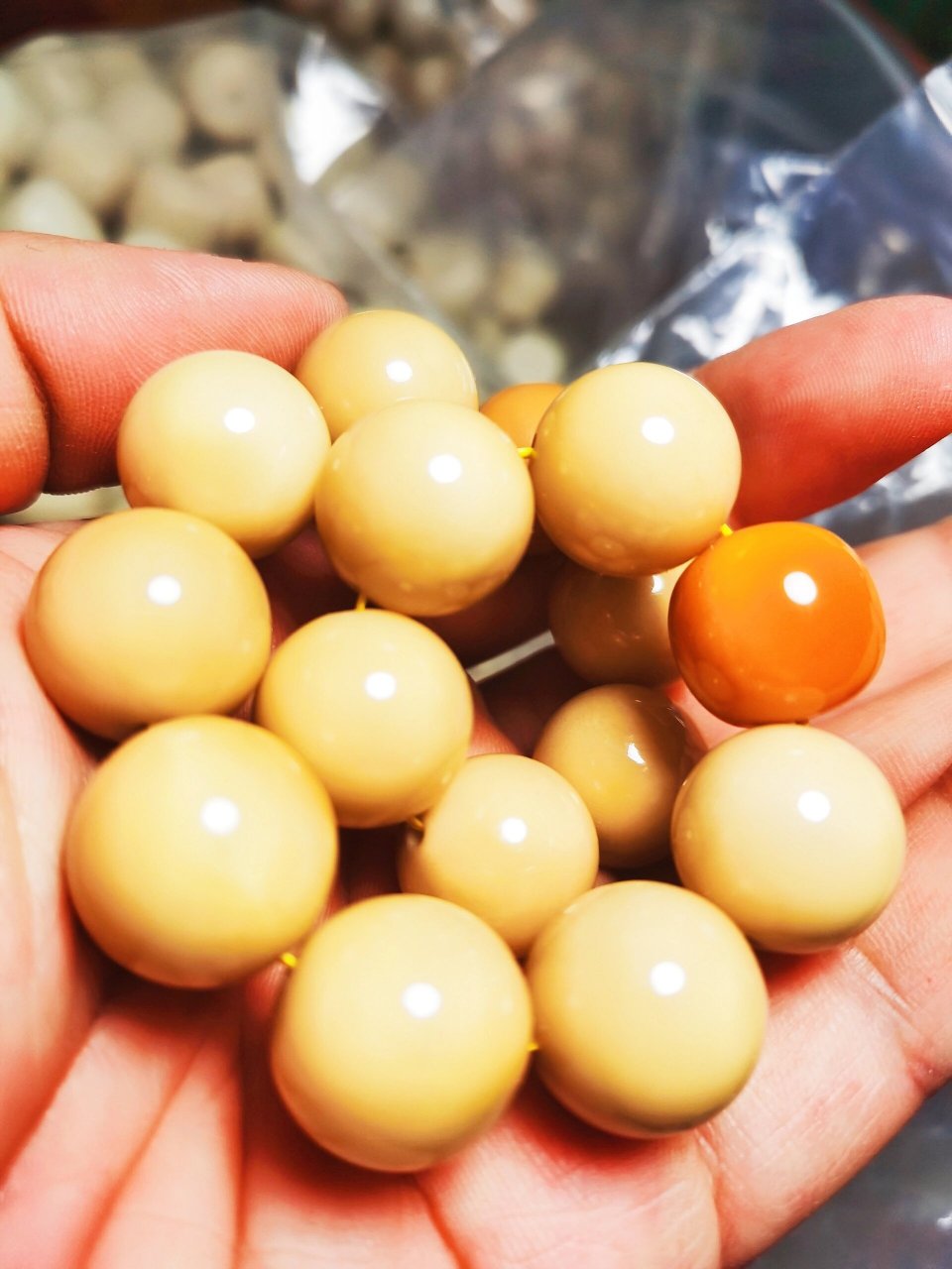 包浆的象牙果手串还会开裂吗?