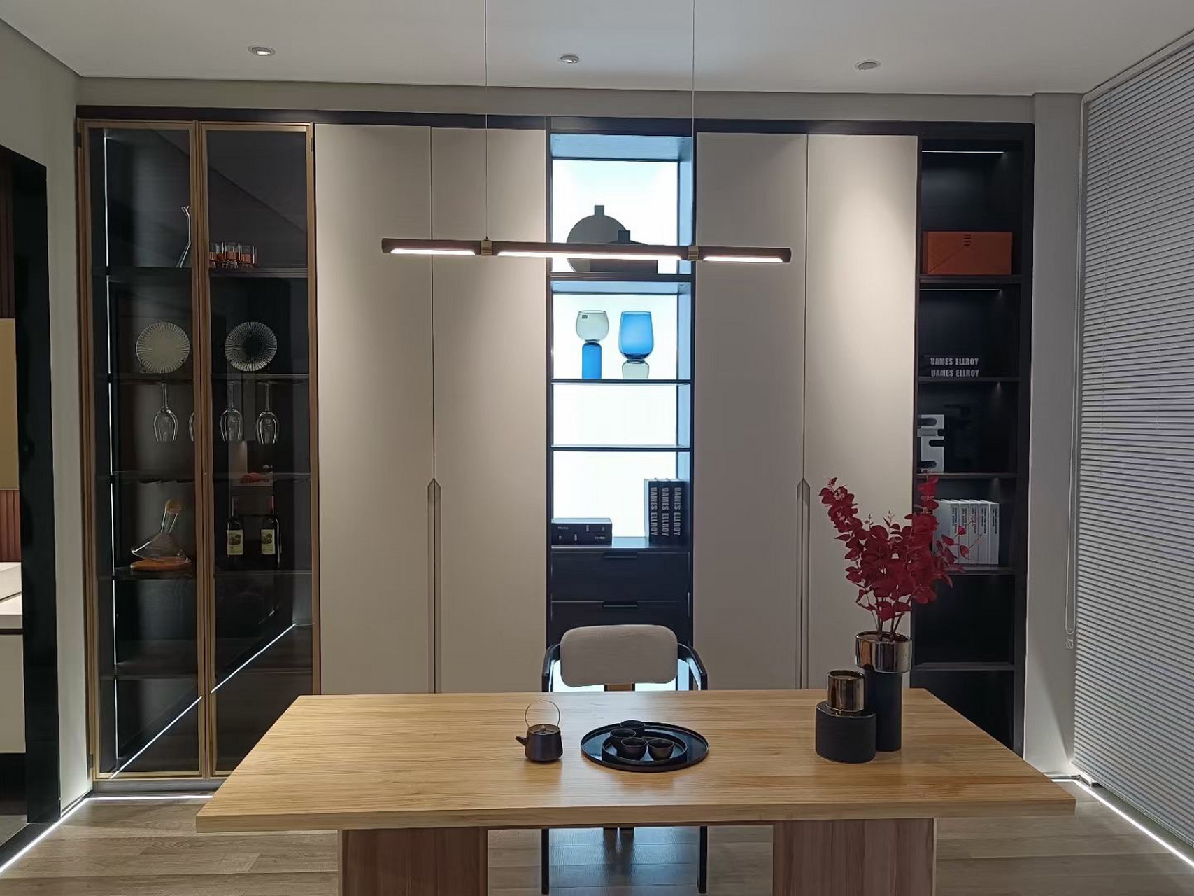 每一个家都独一无二只为你德维尔全屋定制,进店有礼,免费上门测量和