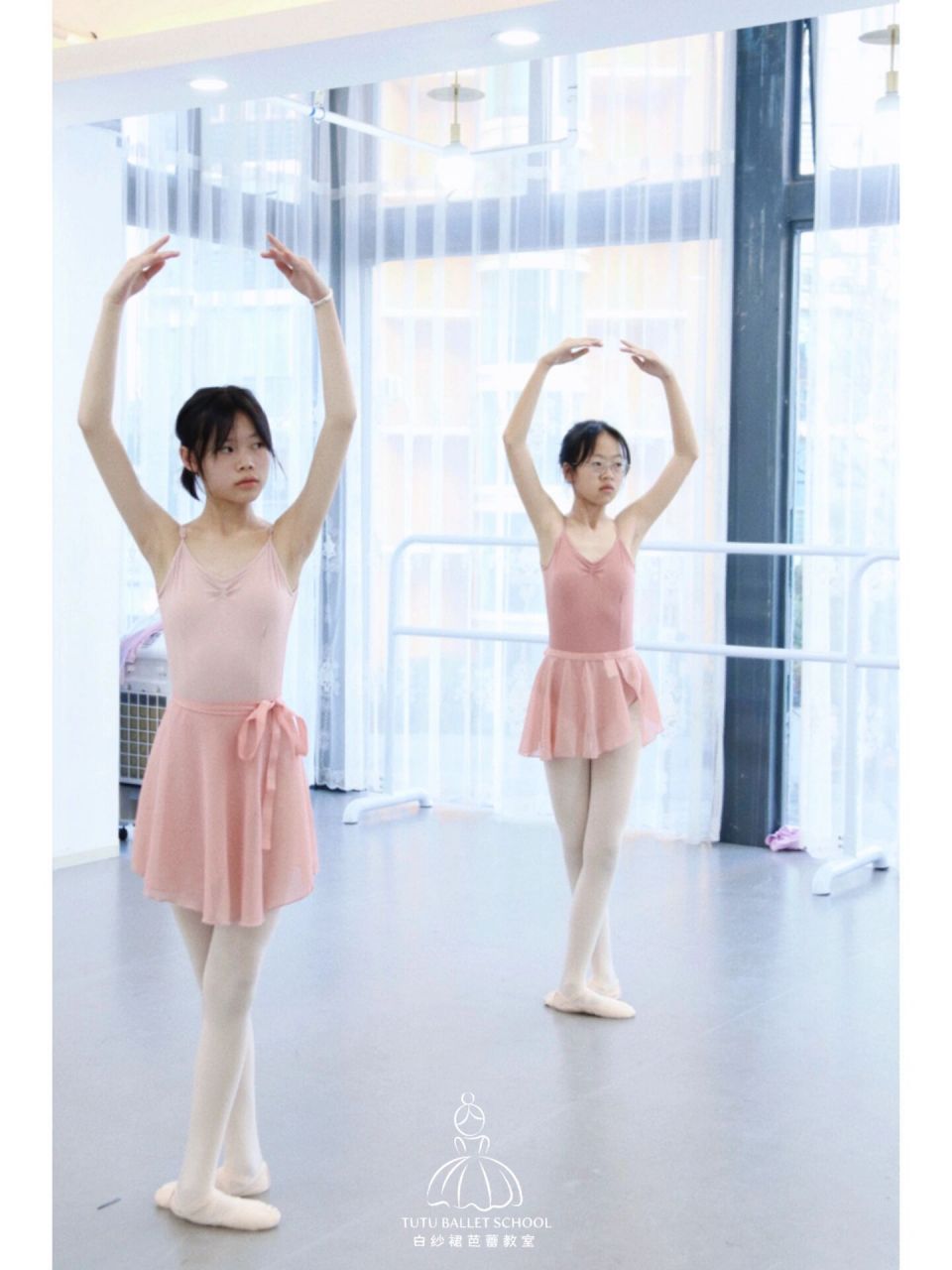 在应试教育的大环境下,初中生的芭蕾是奢侈,上初中以后还坚持芭蕾的