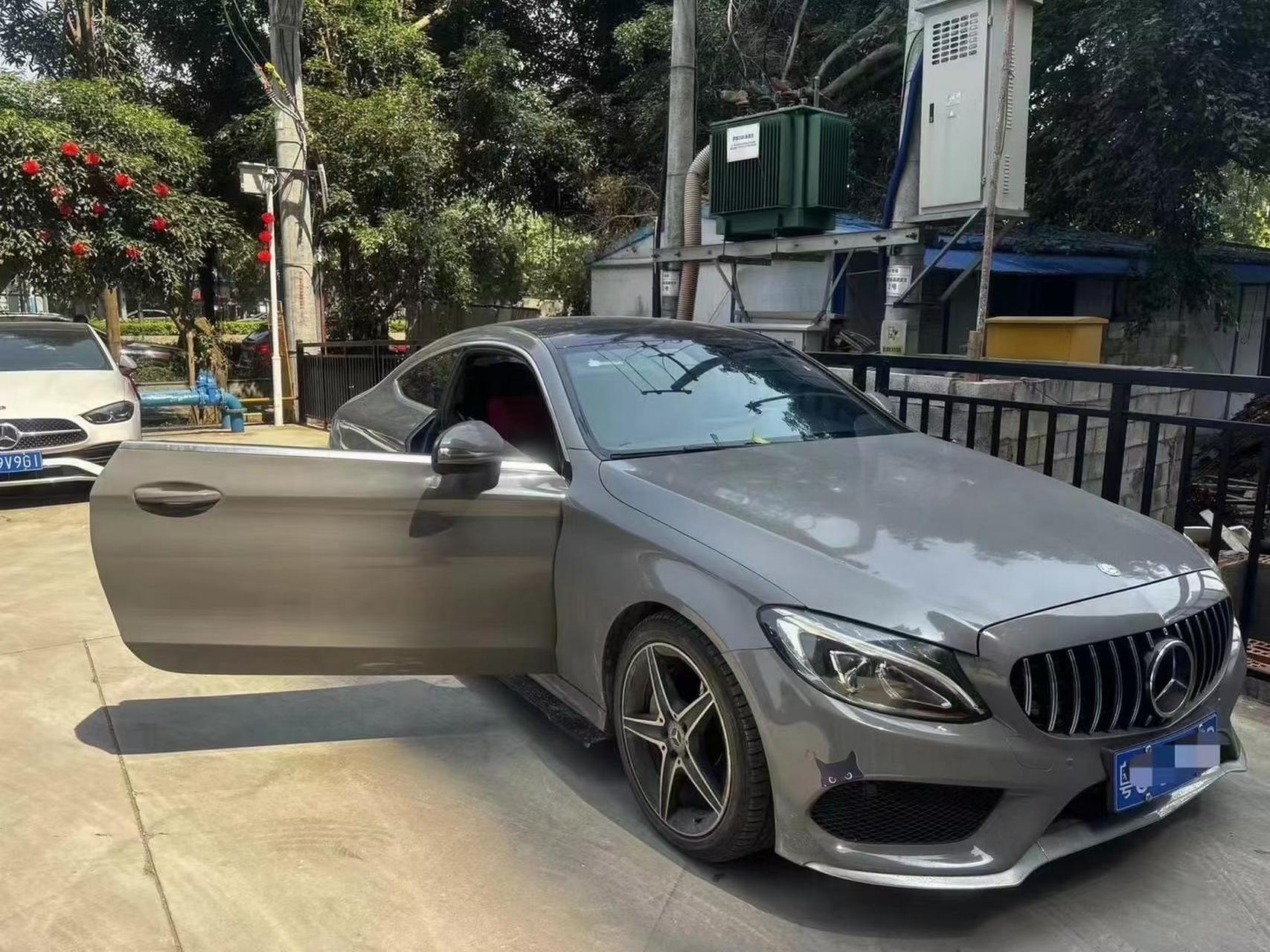 17年上牌奔驰c200coupe(进口)轿跑双门四座,升级中控大屏,360环绕影像