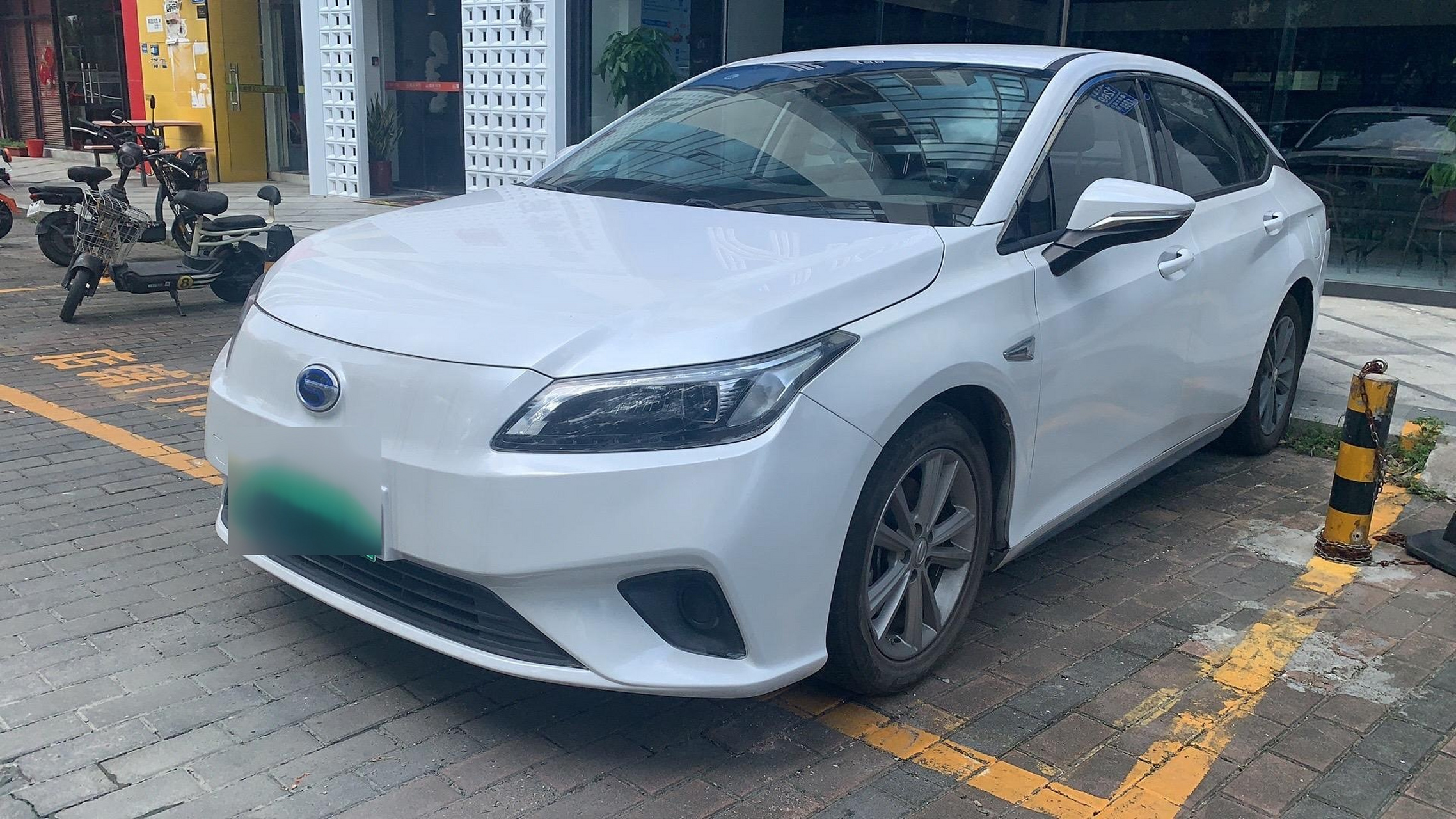 07广汽埃安炫530 续航410 月结押金4000 租金3100 周结押金2000