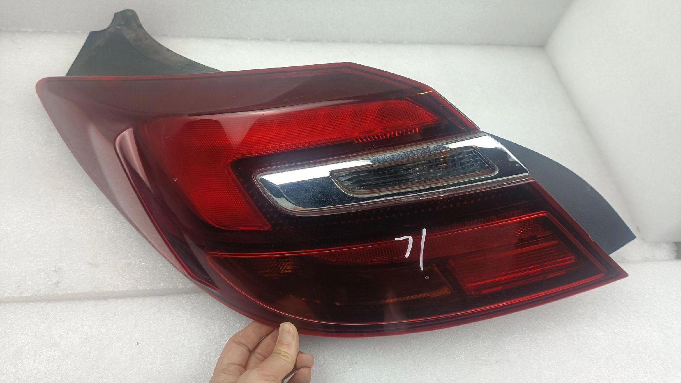 别克君威尾灯原厂拆车左外侧.330包邮