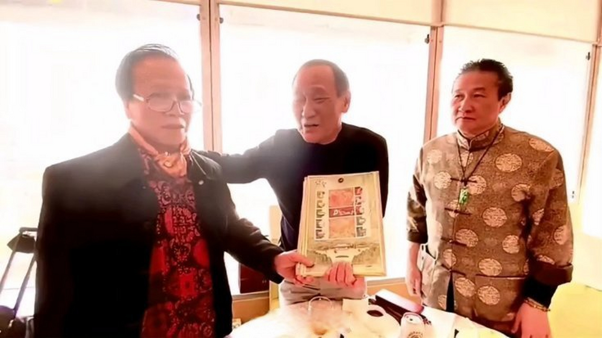 《14k陈惠敏与师兄郭兆明见面:香港找不到第二个能让我叫师兄的人了》