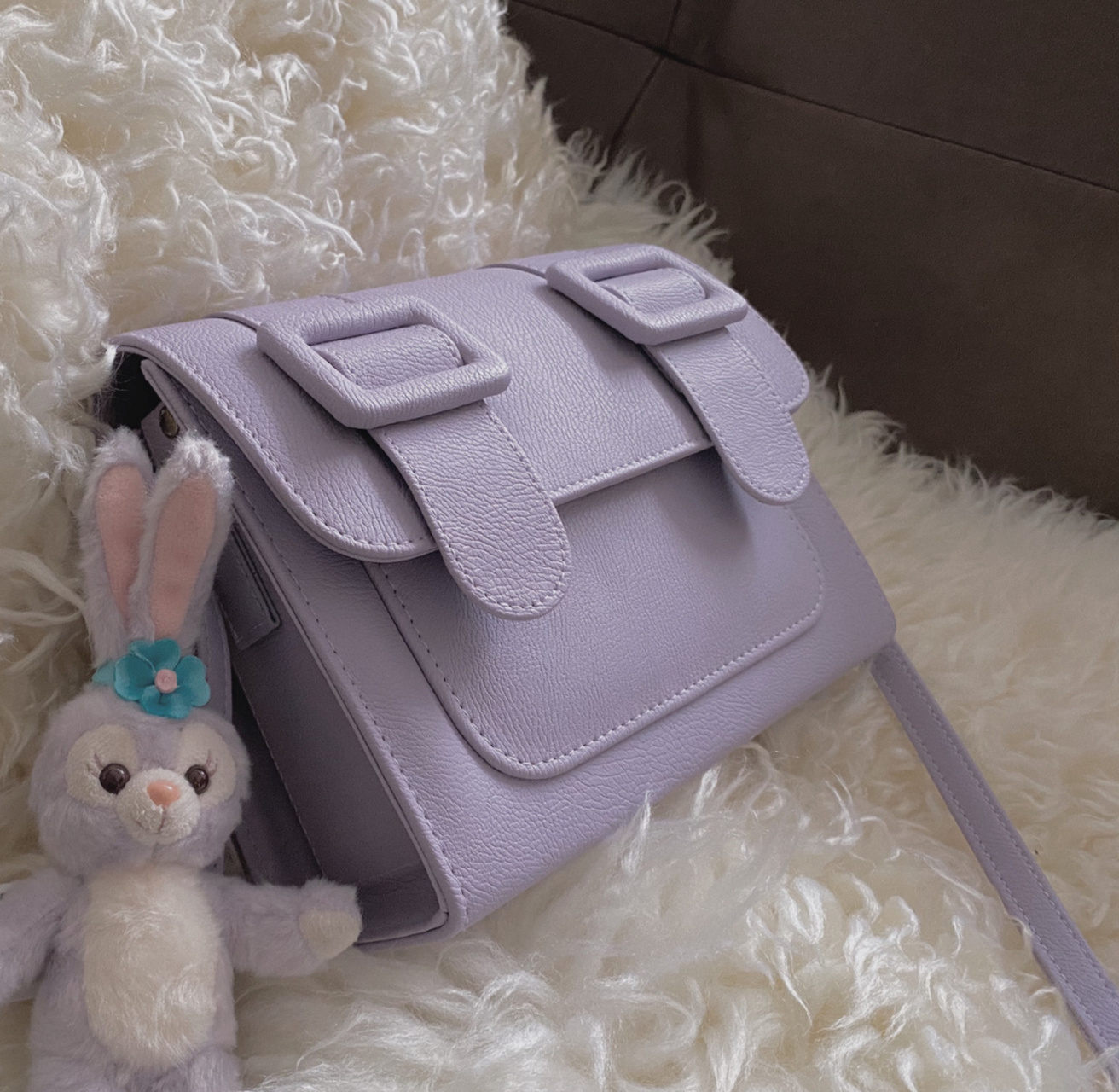 包包:merimies泰国剑桥包  西装:fayeye在线商店|99已下架 内搭