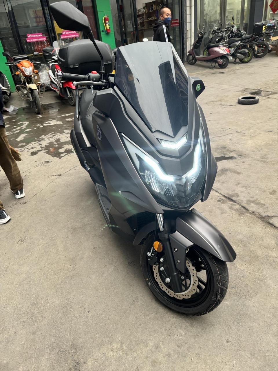 23年9月份的台荣t10,跑了6千多公里,大踏板,要的赶紧手慢拍大腿