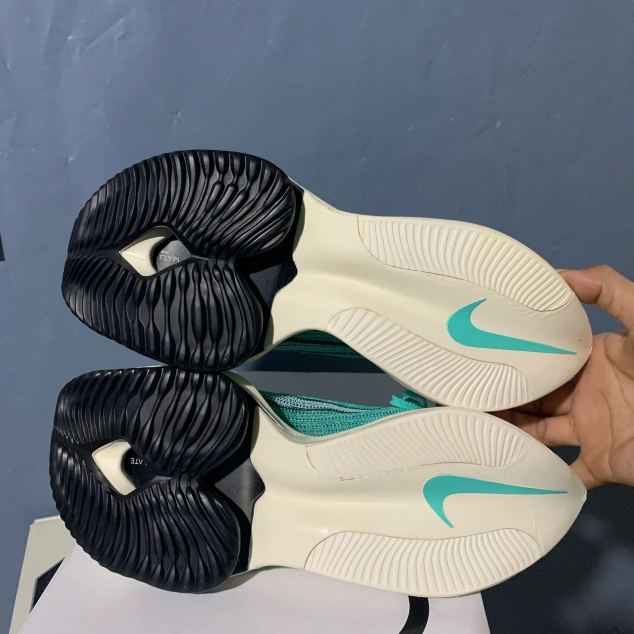 耐克nike阿尔法 alphafly next% 马拉松跑鞋       这双阿尔法 zoom x
