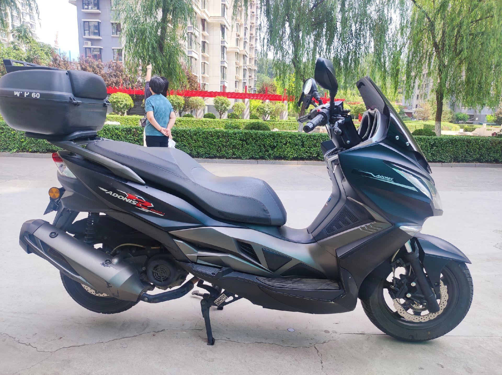 日雅150踏板摩托车,国四电喷,成色新,机器好,音响震天,刚安全行驶八千