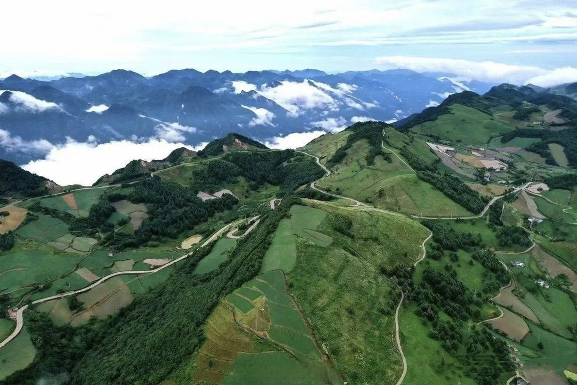 宜昌去哪儿玩##宜昌本地资讯联盟# 【长阳县·火烧坪】"云中凉都"