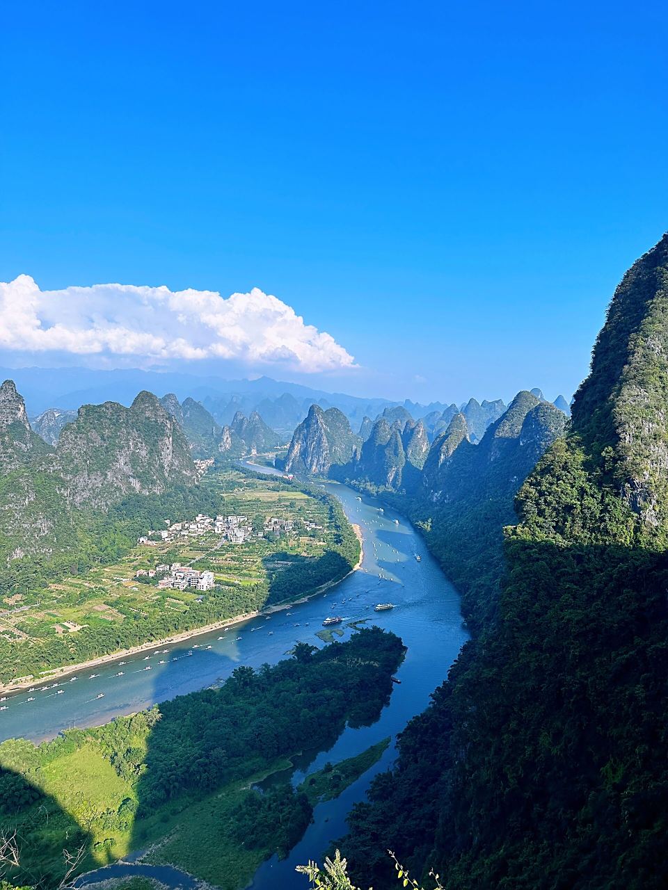 99 91环境宜人的阳朔相公山,是个观赏风景的绝佳地方!