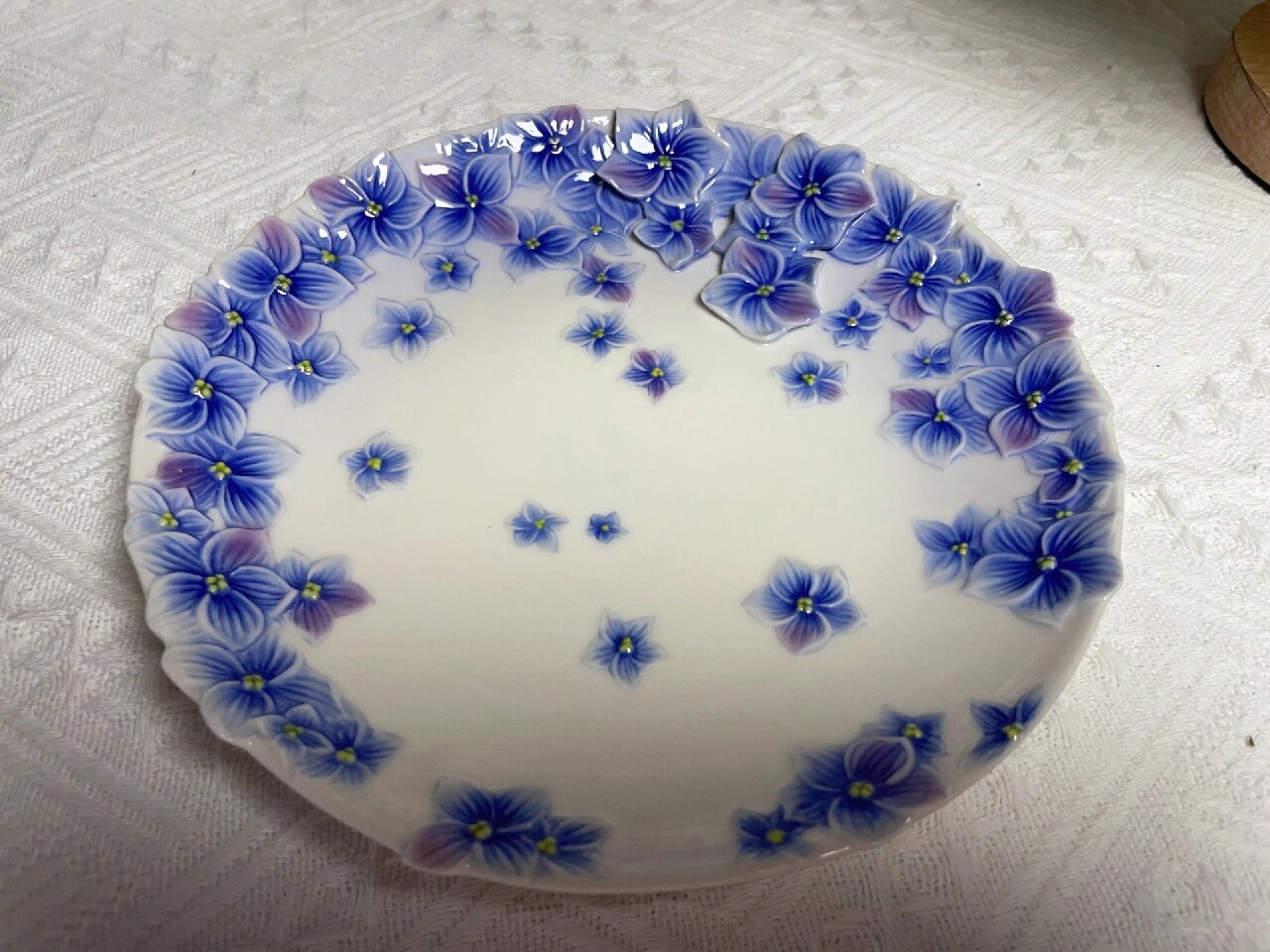 franz法蓝瓷锦绣人生蛋糕盘 兰紫色的绣球花点缀着整个瓷盘 优雅又