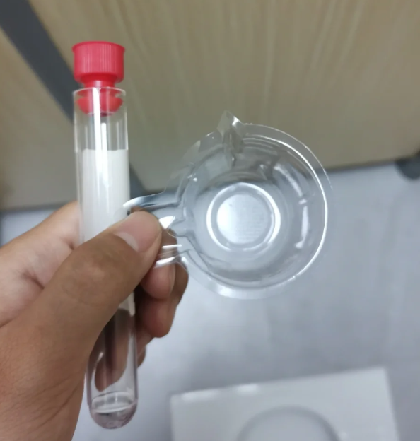 前列腺增生会压迫尿道和膀胱,让膀胱存不住尿,所以老想上厕所