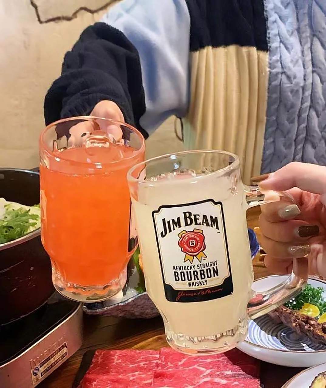 美美的果汁干杯