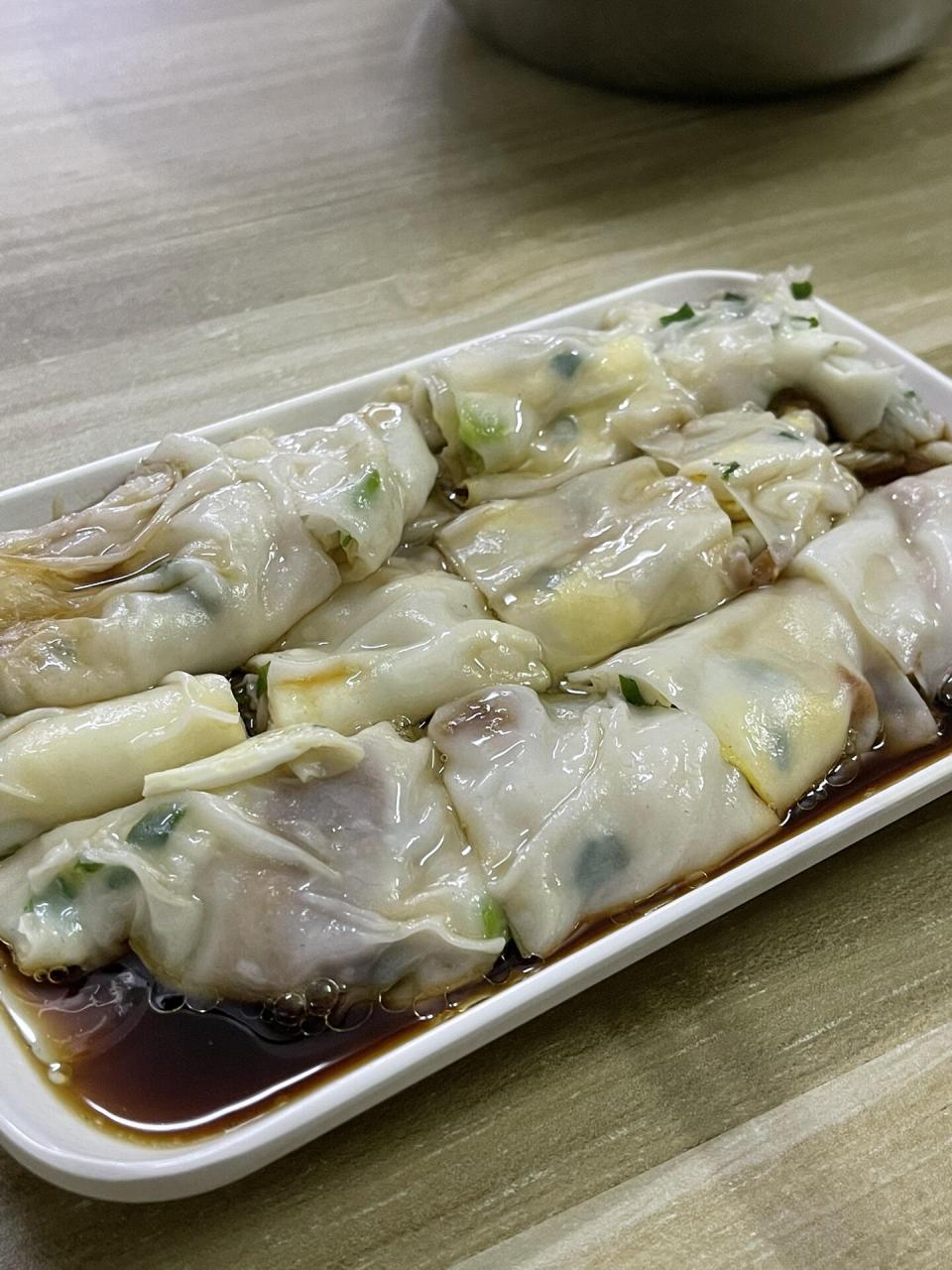 茂名信宜美食 阿贵牛肉粥yyds,现磨的肠粉浆,现切牛肉看得见的新鲜,我