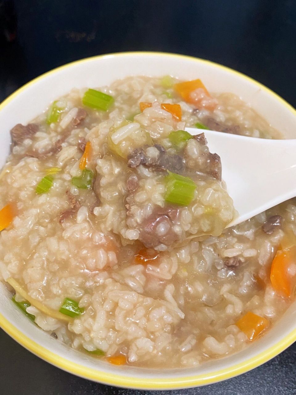 06从小就挑食的我 小时候也是被外公做的胡萝卜牛肉粥给折服了!