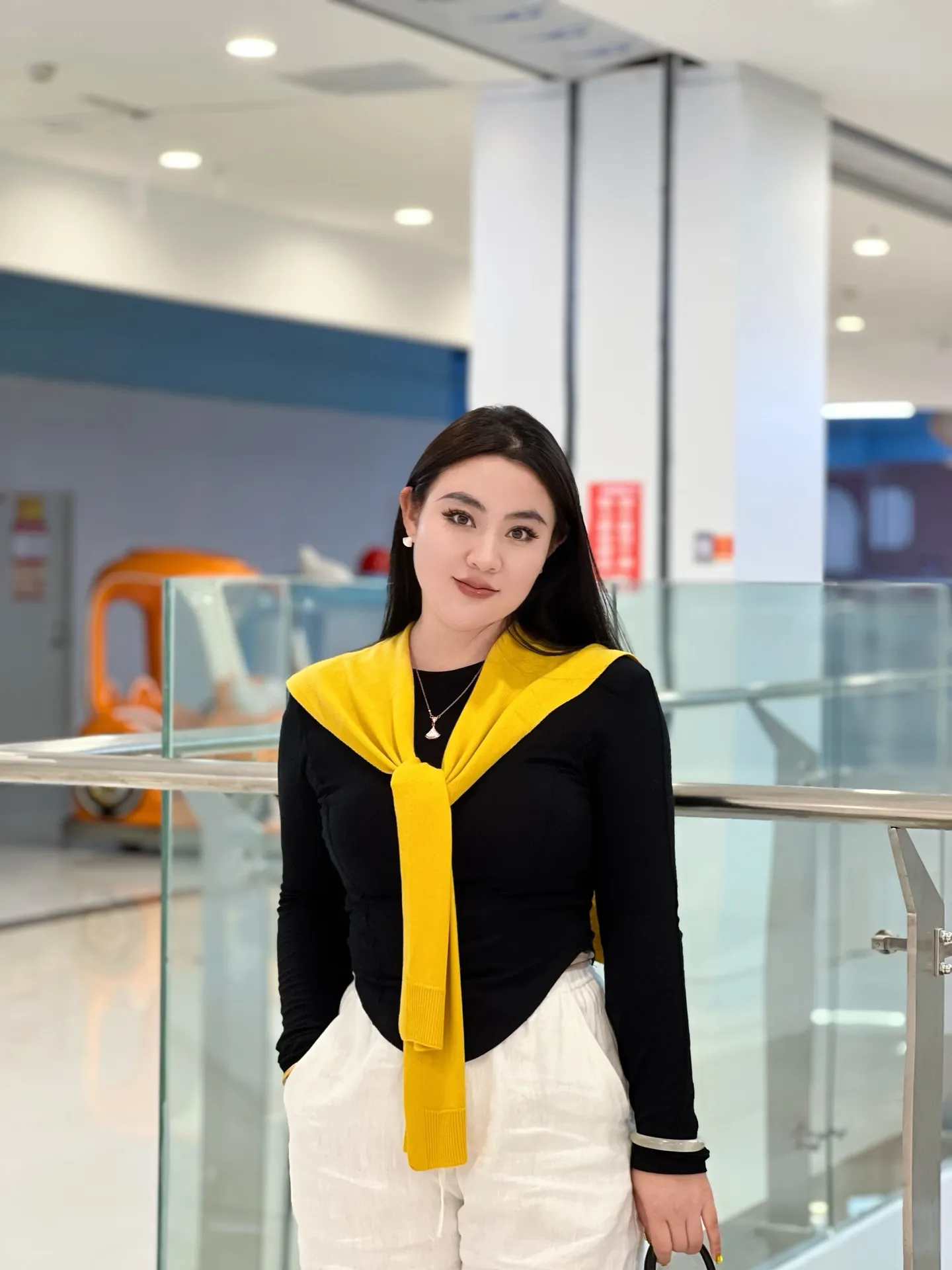 就让她高兴,你就挣钱给她花,你的事业就不会糟,你对媳妇越好事业越好
