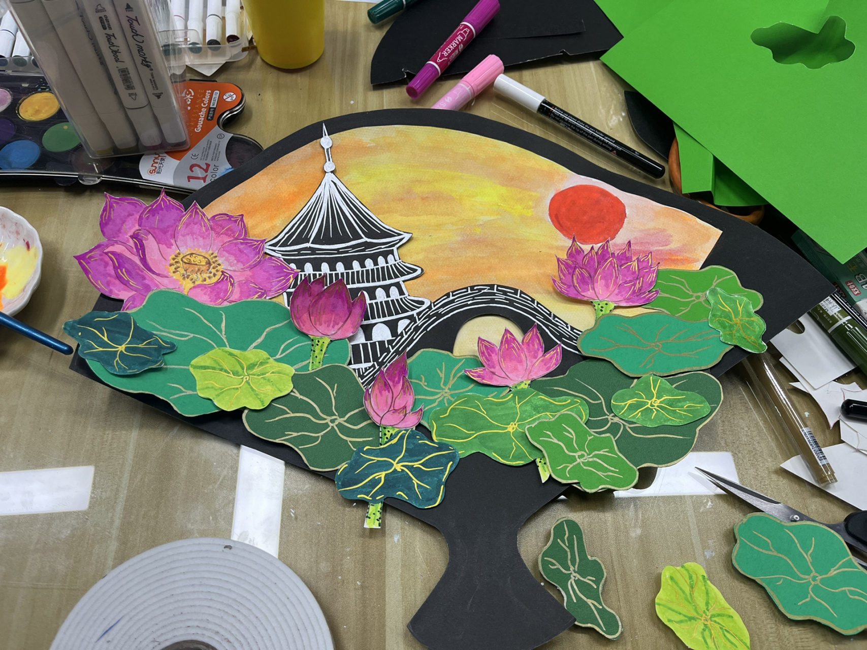 杭州西湖十景当中的三景   二三年级的学生课