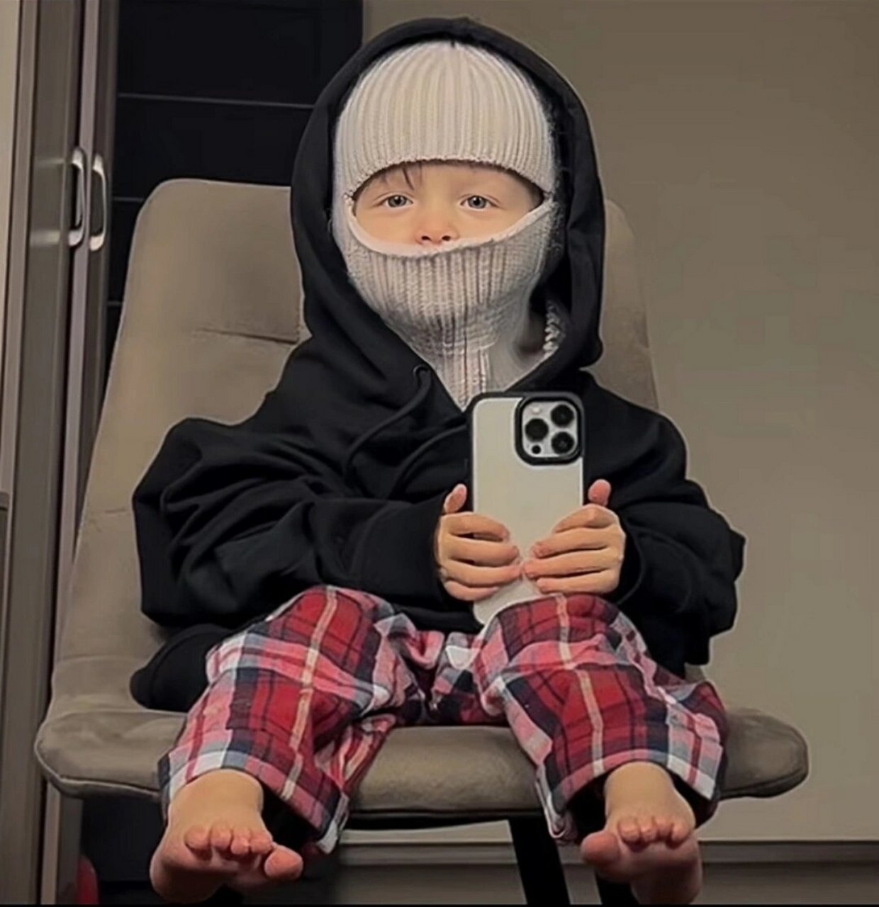 分享欧美男孩头像这个小男孩的ins名valeraprivet