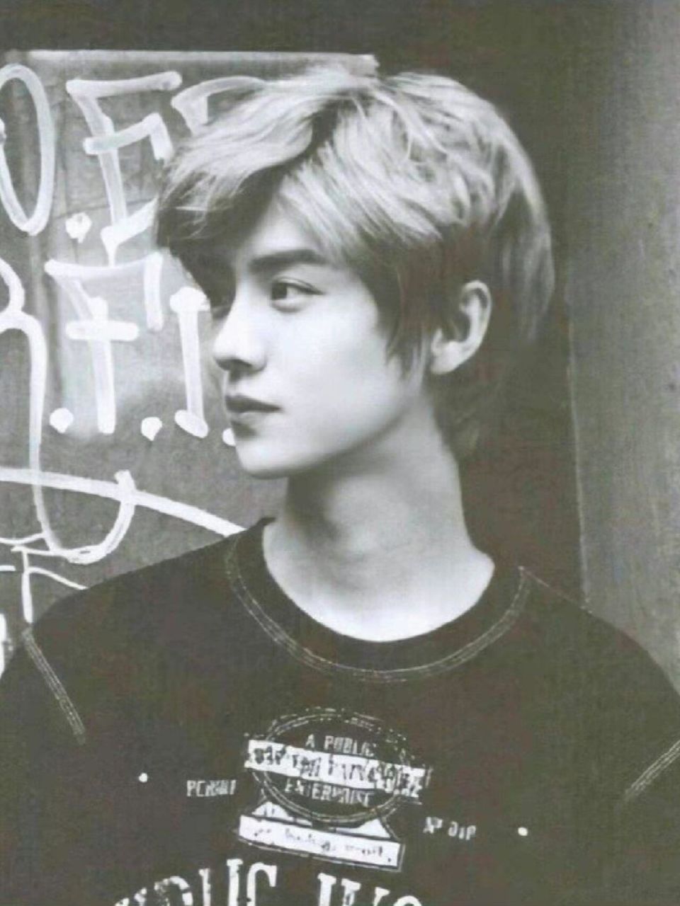 鹿晗早期德国写真 惊为天人的颜值 德国写真巨帅