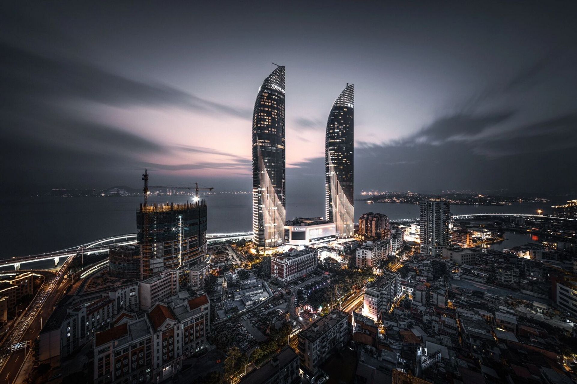 shimao strait tower),位于福建省厦门市思明区演武西路180-188号