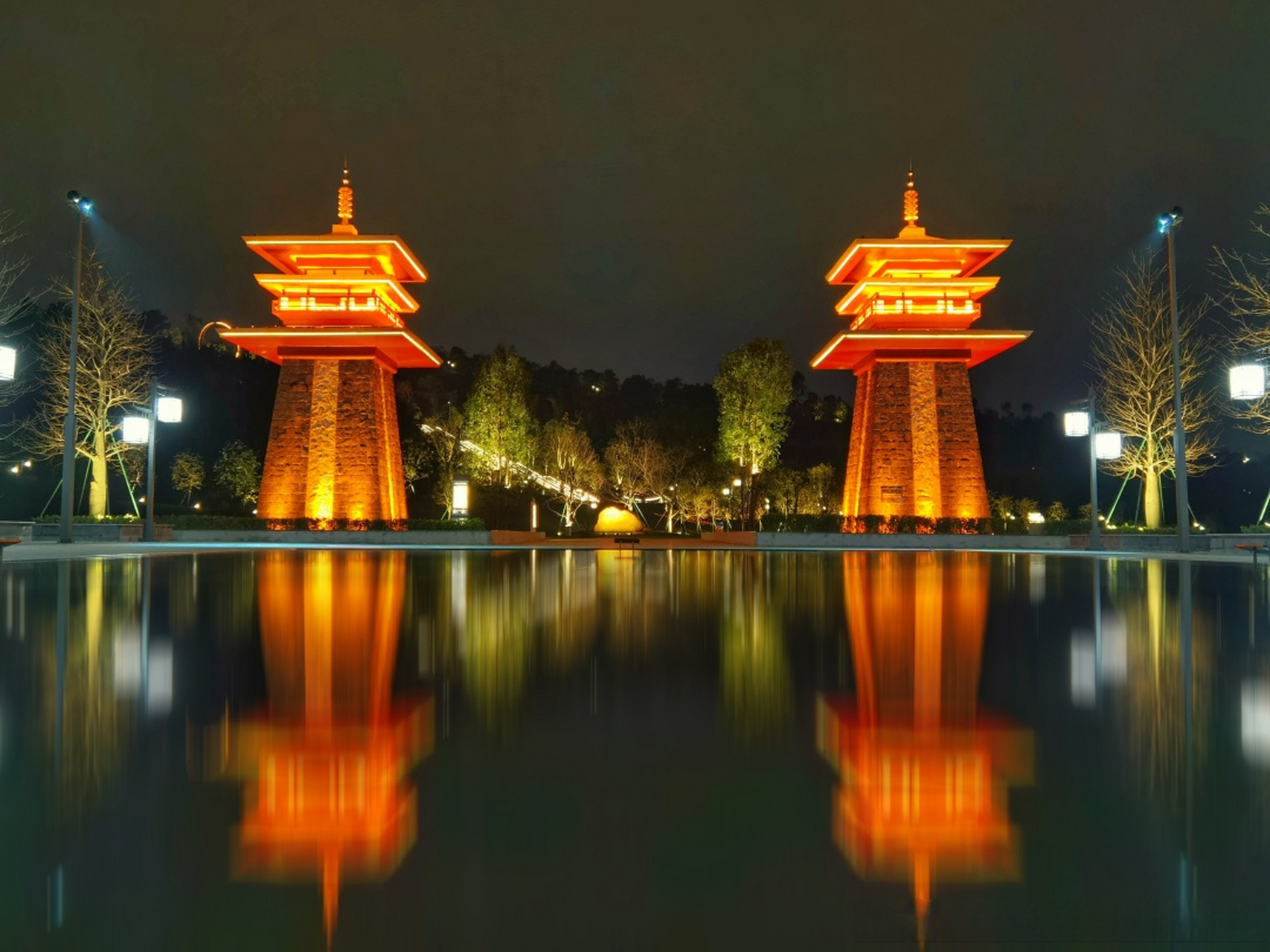 云浮新兴县明心公园位于县城的东部,依山而建,是一处结郊游休闲,健体