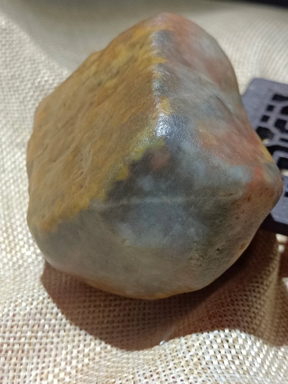 色彩斑斓吧,地道乌尔禾的花彩金丝玉原石 每一块都是独一无二,不可