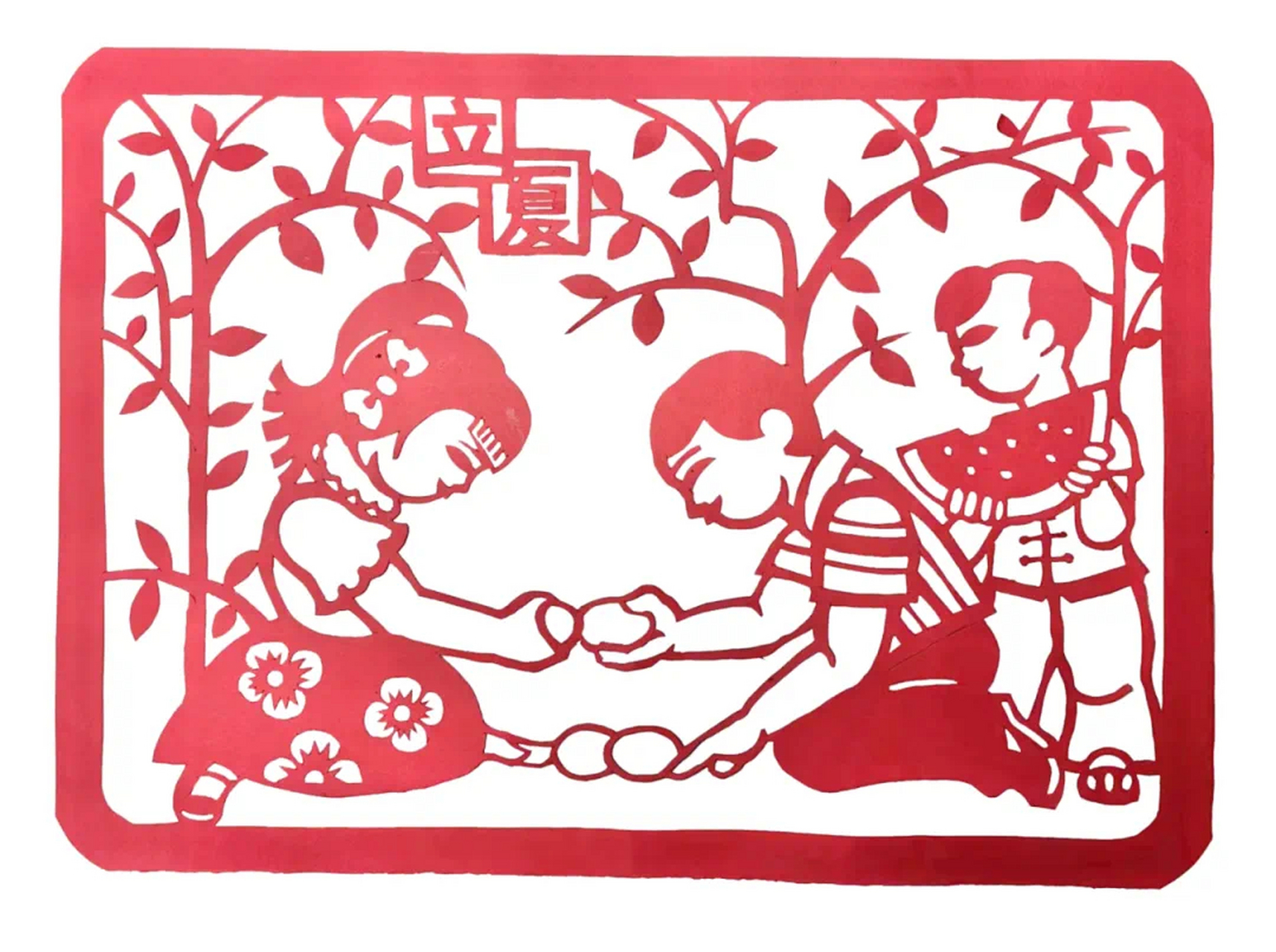 区级非遗传承人,枫林街道"上海剪纸"传承队队员鲍立峰为大家带来了