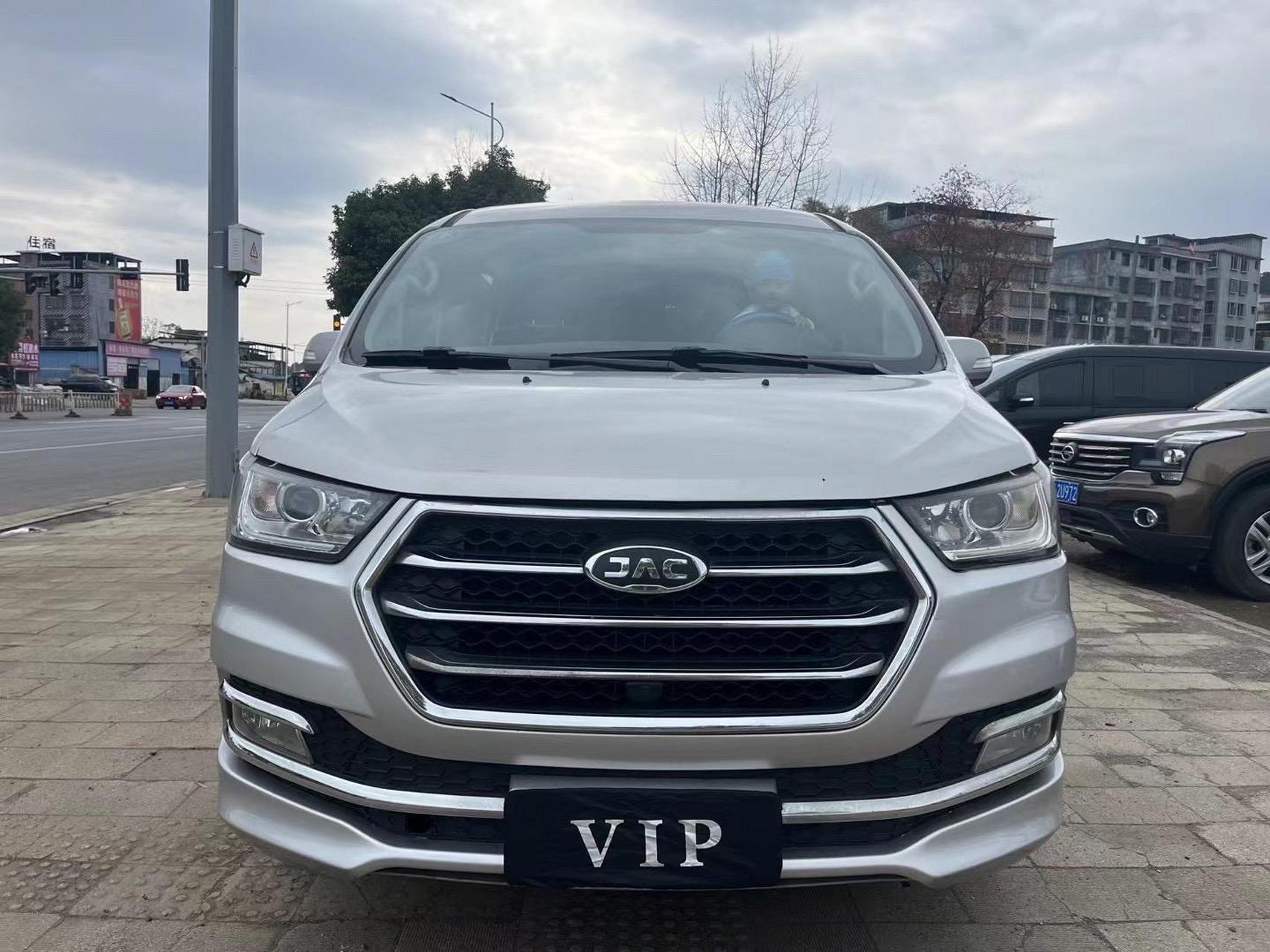 20年江淮瑞风m4商务车  真皮座椅,大屏导航,定速巡航,多功能方向盘,七