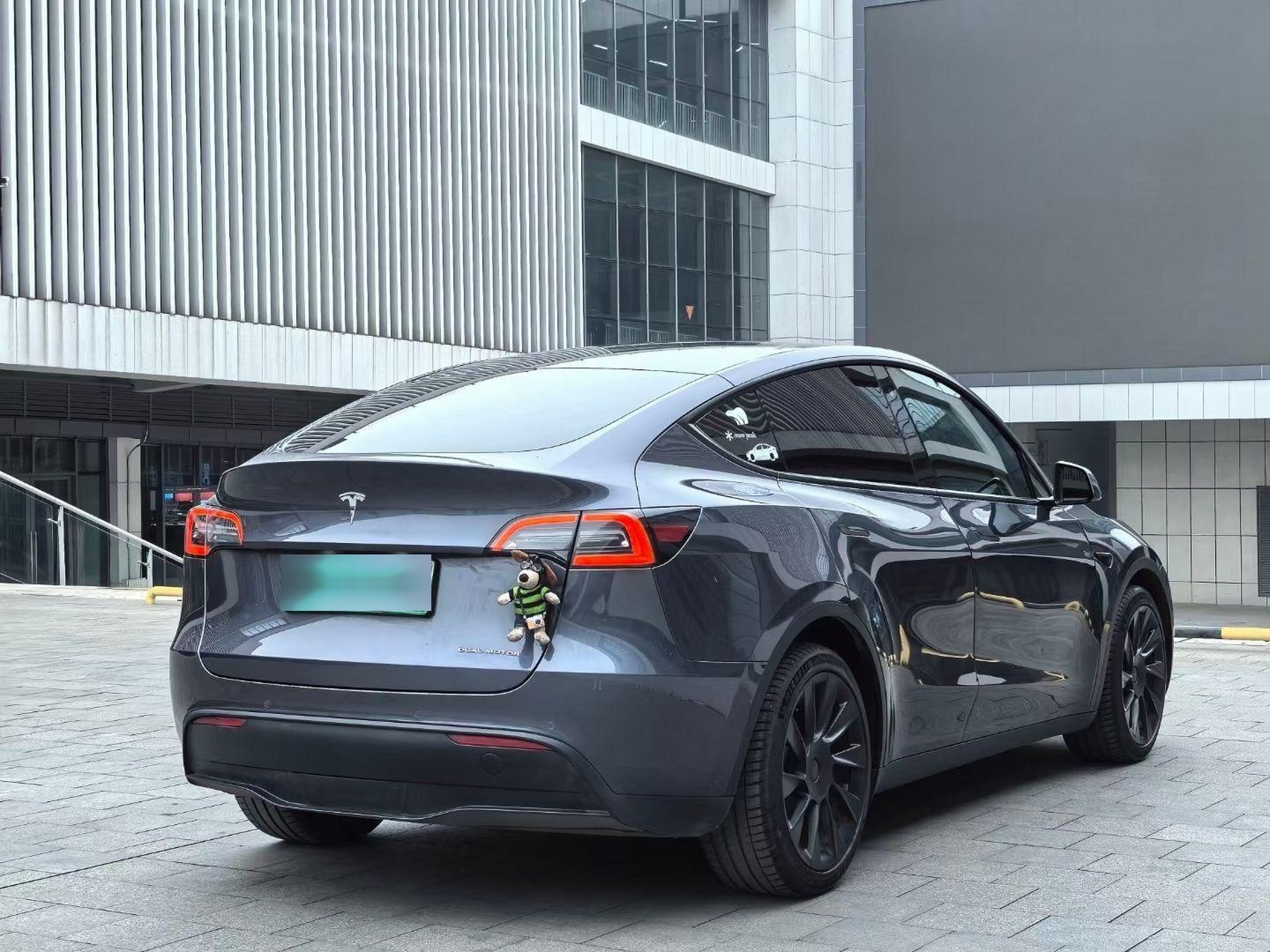 最新到店 特斯拉model y 双电机长续航  21年8月上牌 9万公里 全车
