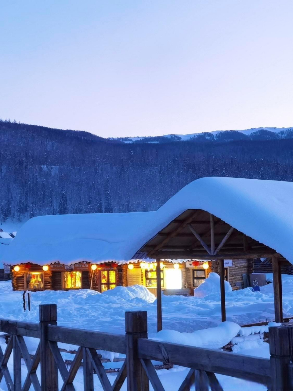 冬天的新疆阿勒泰禾木村,被称为国内雪景的天花板,强烈推荐