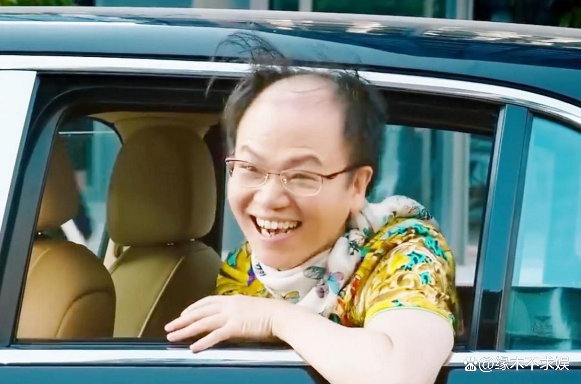 据警方通报,58岁的郑冀峰在挑选演员期间,对未成年人进行猥亵,已于2