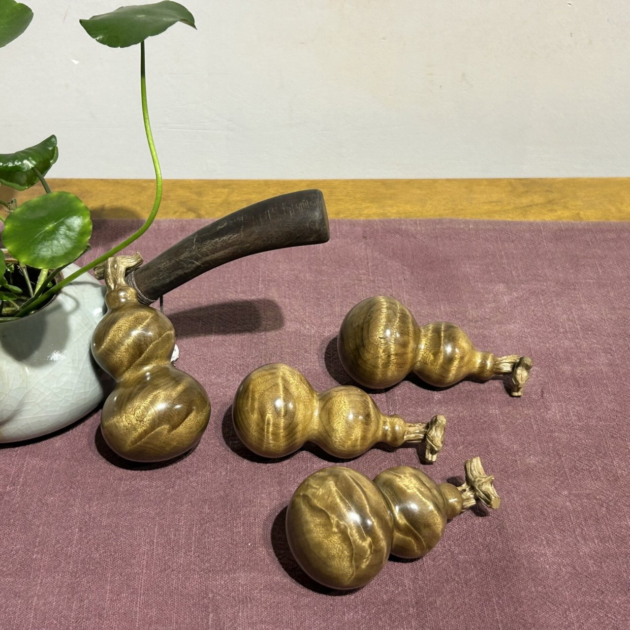 可爱的手把件小葫芦|金丝楠乌木制 金丝楠乌木帝王黄小葫芦 超级可爱