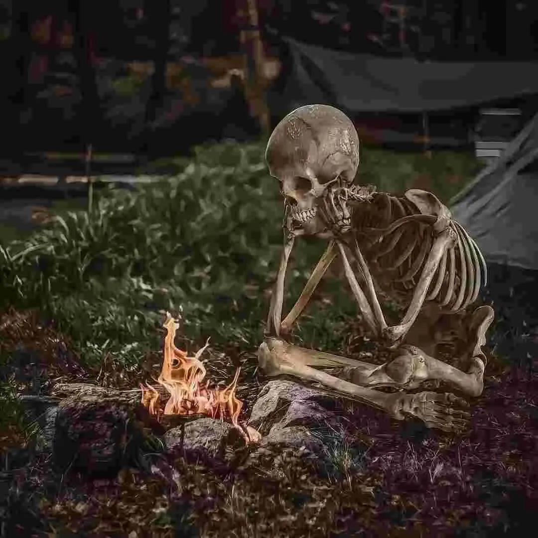 一富豪次日出差,早早睡下,半夜被保镖吵醒,保镖说梦