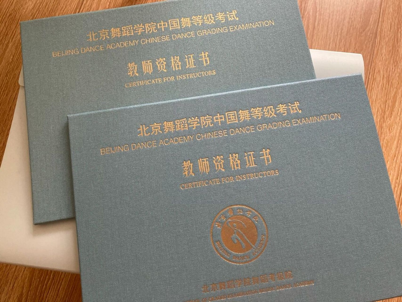 今天分享一下这两年一个"半路出家"的我在学习舞蹈考级的心路历程