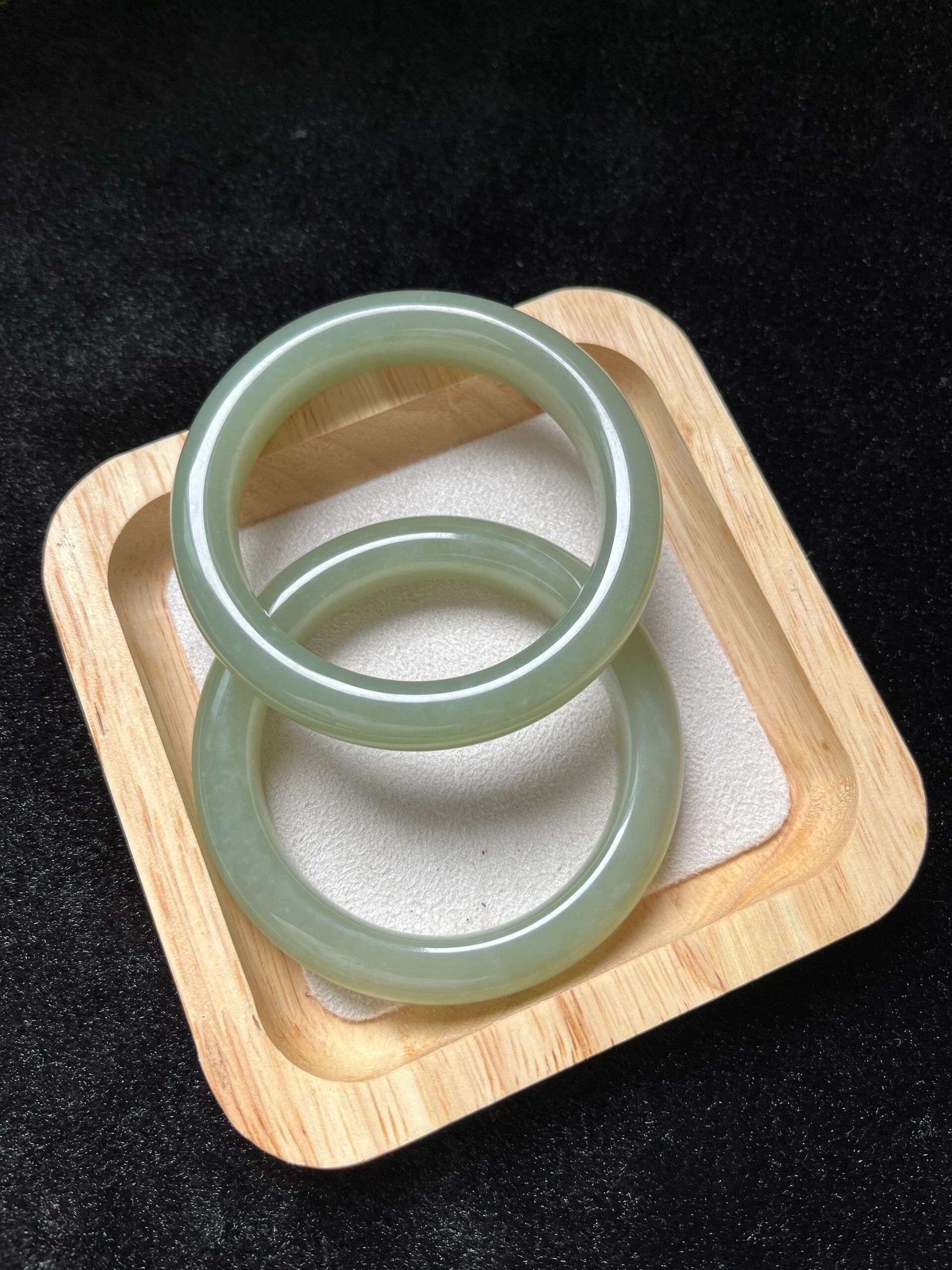 和田玉青海料浅湖水绿手镯 圈口58 6