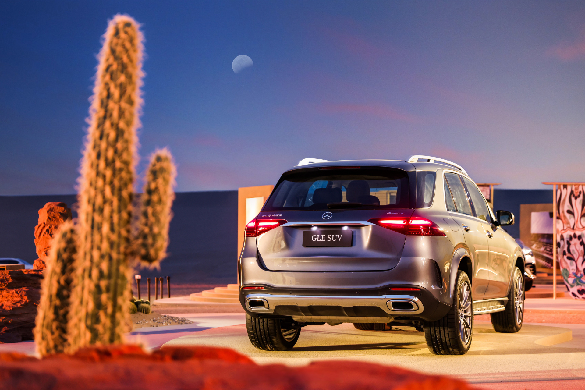 新一代梅赛德斯奔驰gle suv上市,价格见图5 简单分享一些现场了解到的