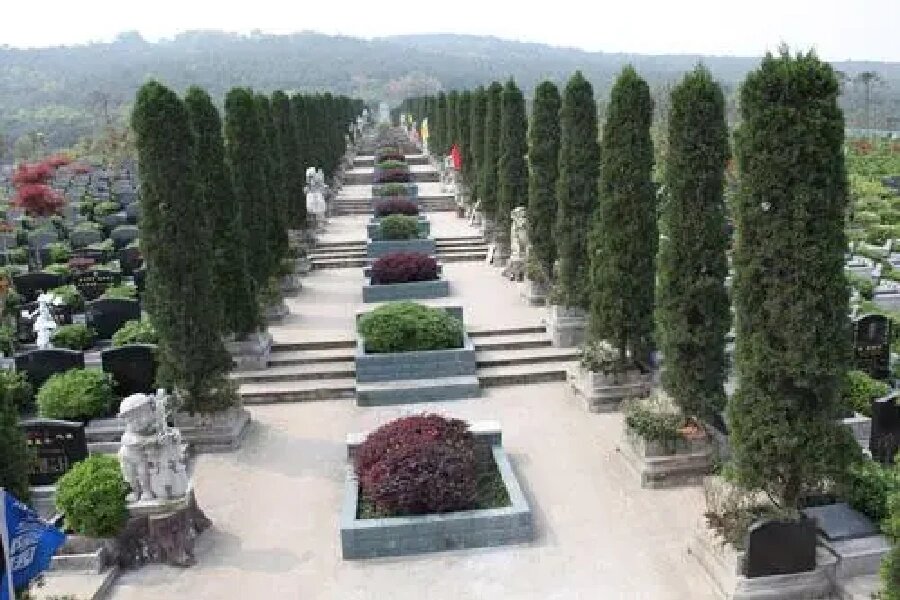 重庆南山灵安陵园始建于1999年,是南岸区民政局批准设立的一座合法的