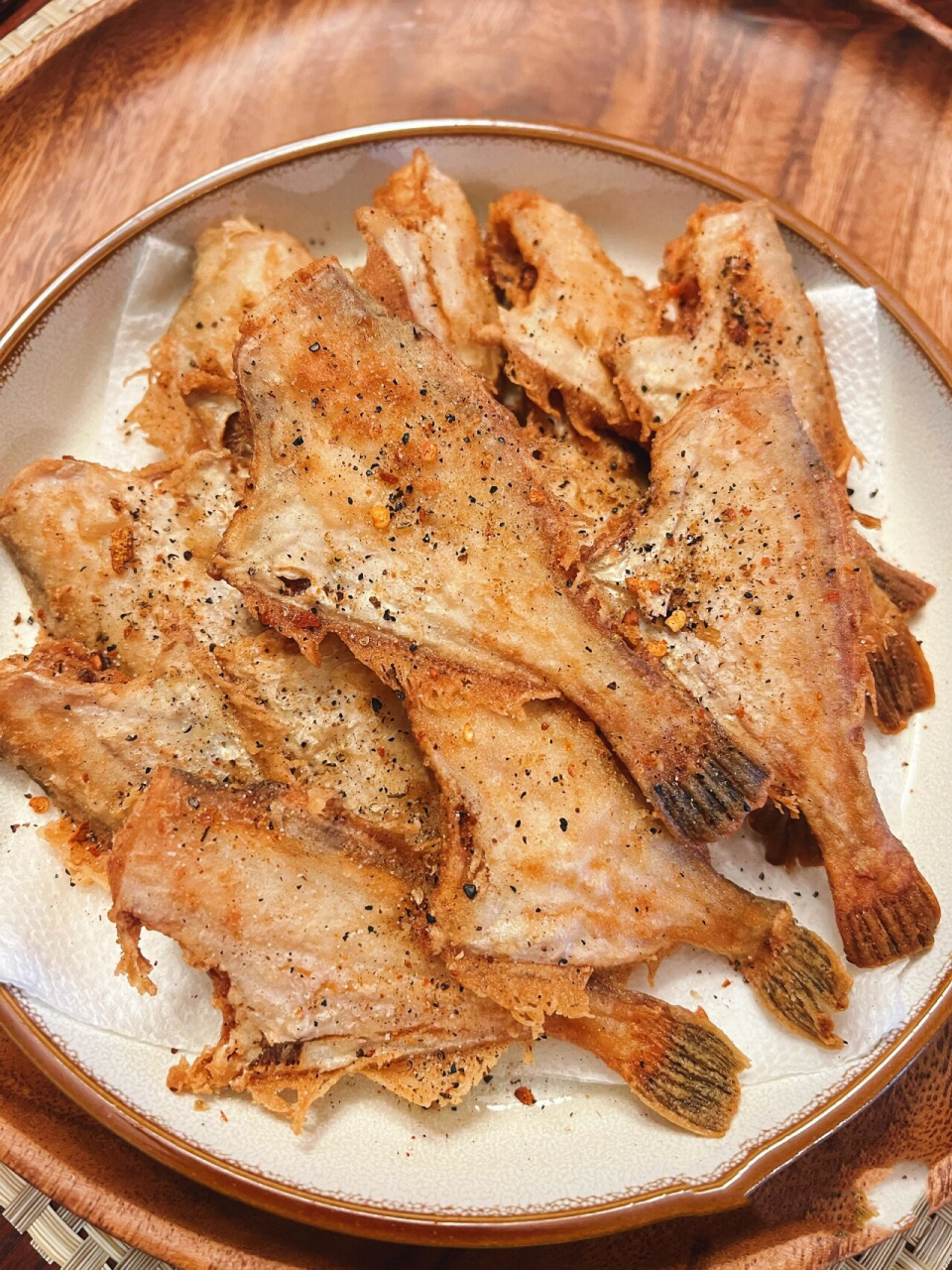 香煎耗儿鱼之weee 保鲜袋 纸盘版 weee上第一次买这个鱼,也没仔细看