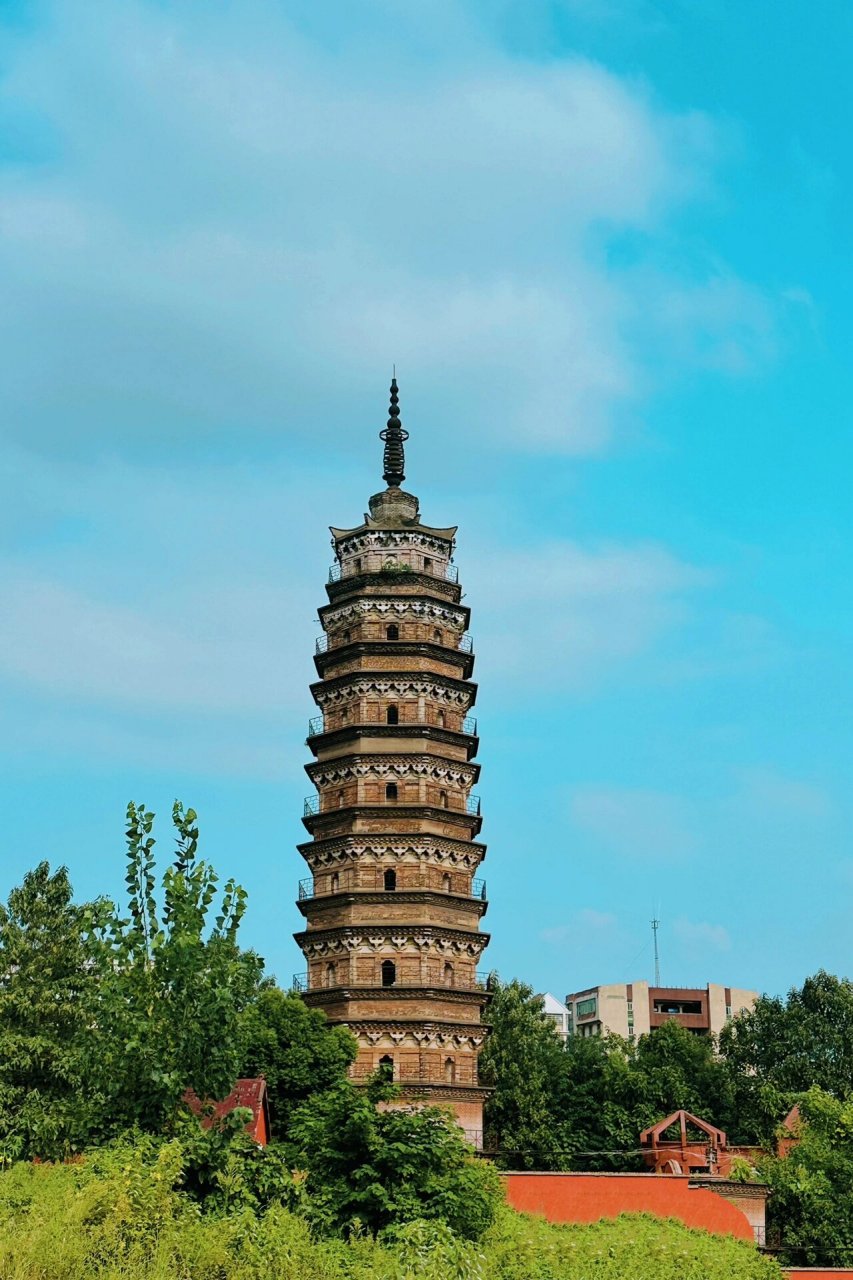你来过鄱阳么 江西鄱阳县城的永福寺塔目前门票免费,登塔10元/人,和